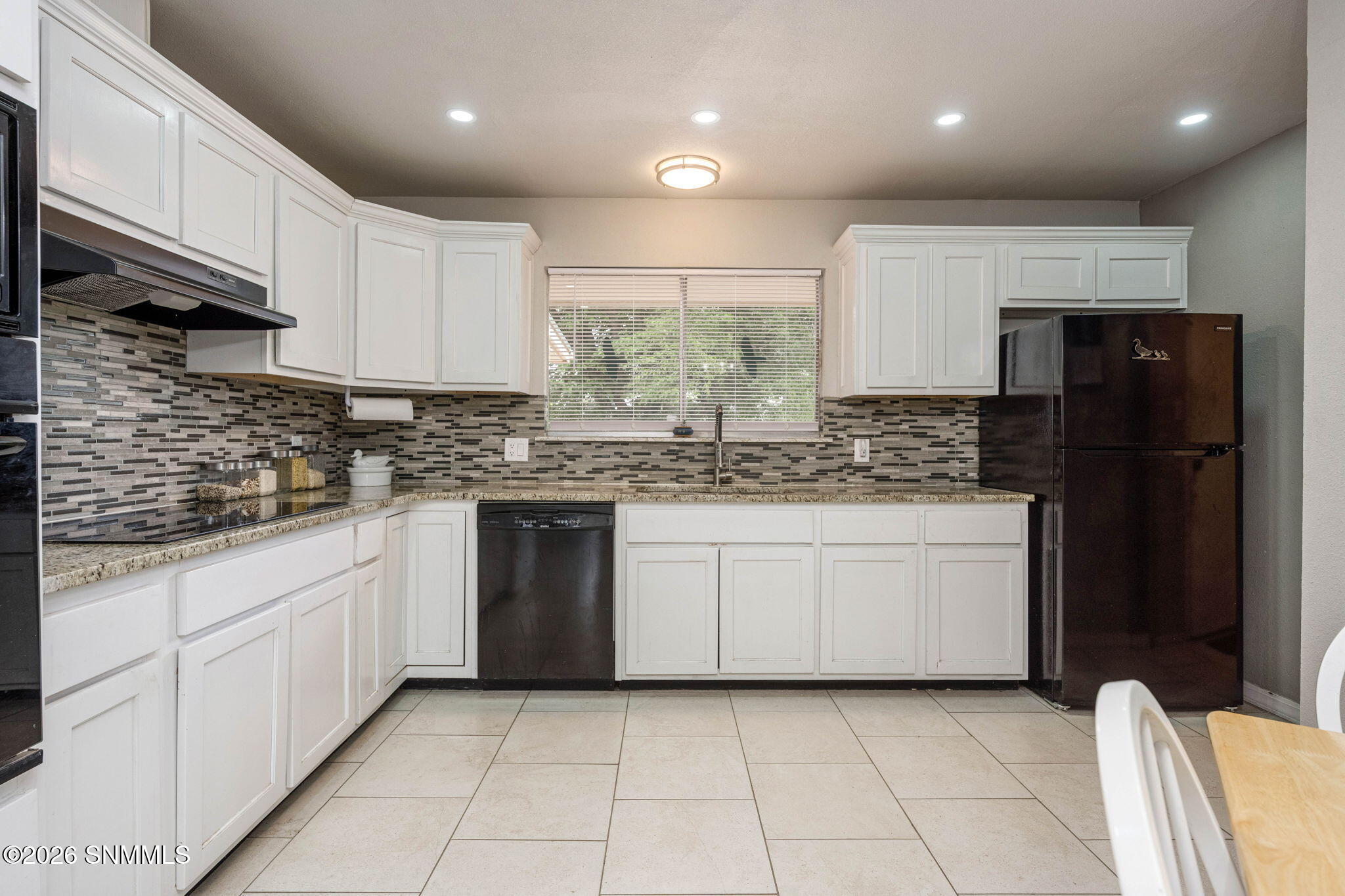 15-web-or-mls-Snappin Homes (Valencia167