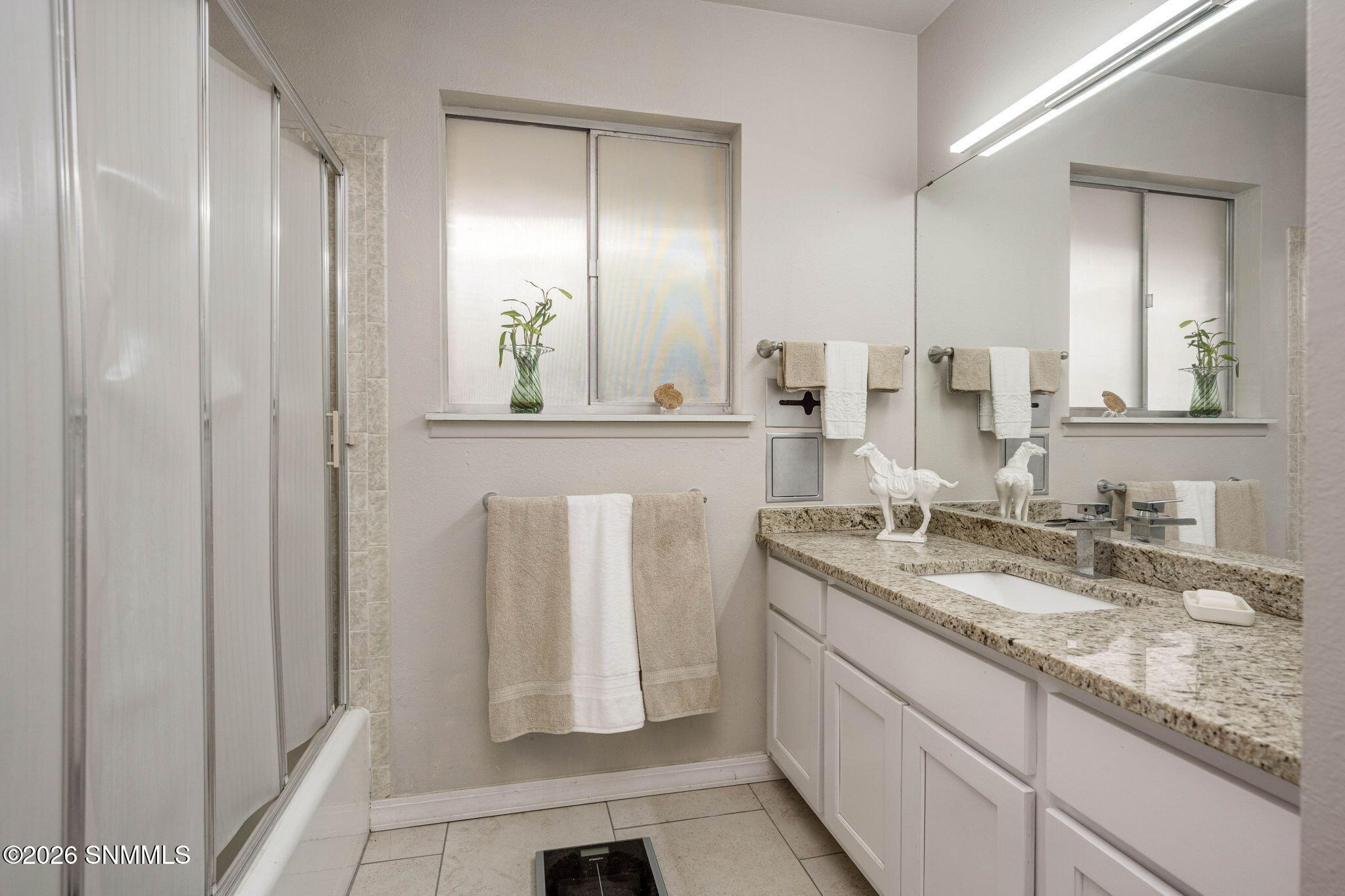 26-web-or-mls-Snappin Homes (Valencia167