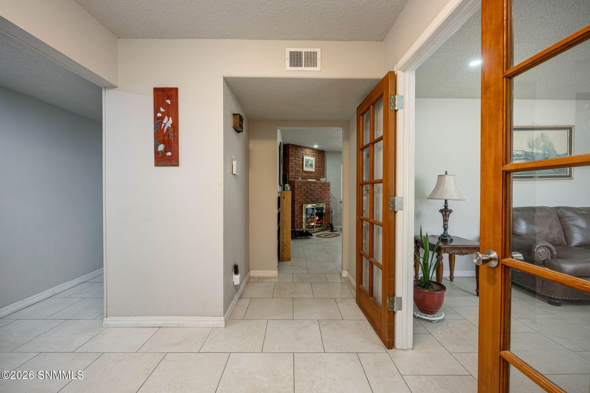 6-web-or-mls-Snappin Homes (Valencia1670