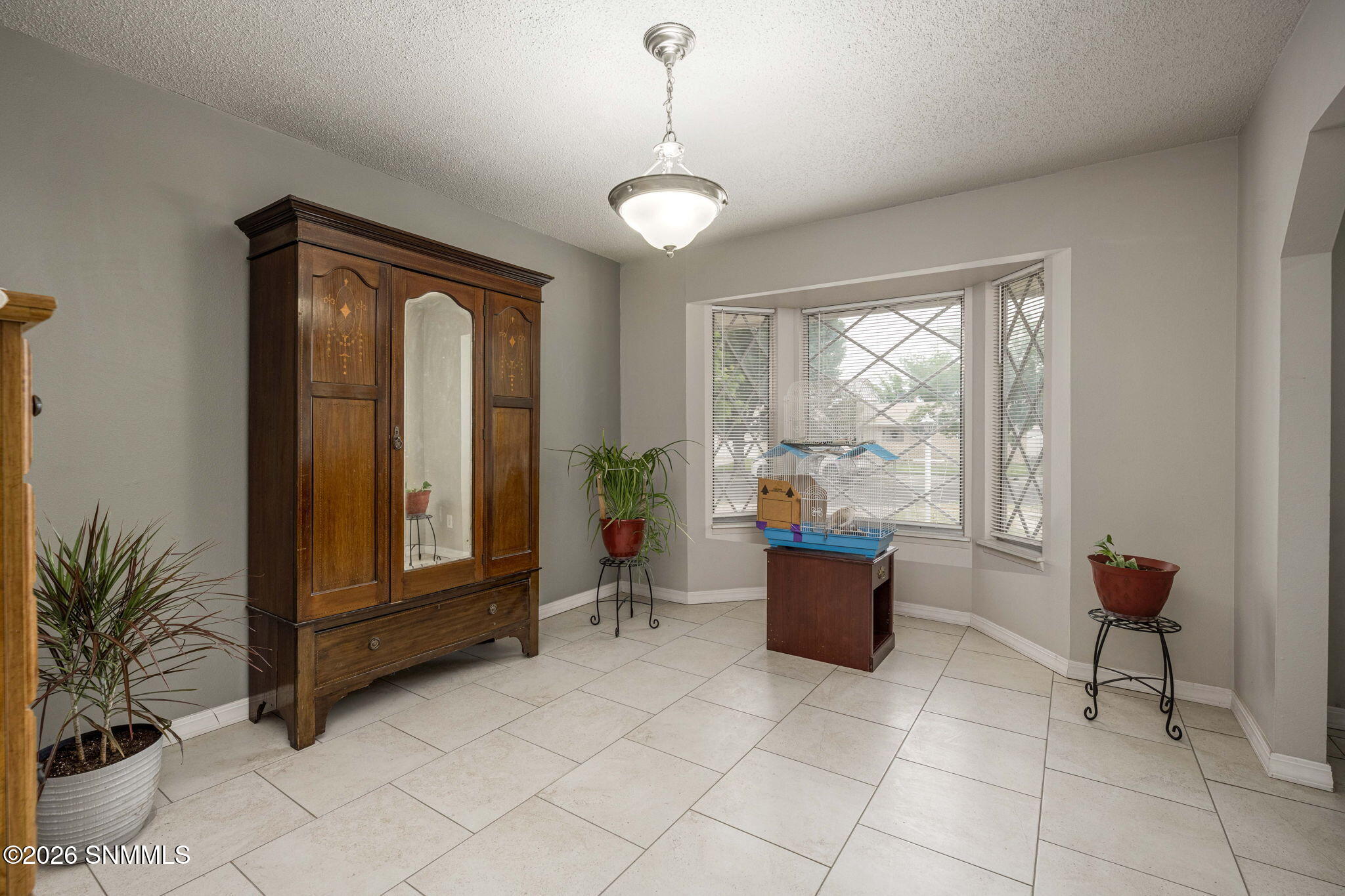 10-web-or-mls-Snappin Homes (Valencia167