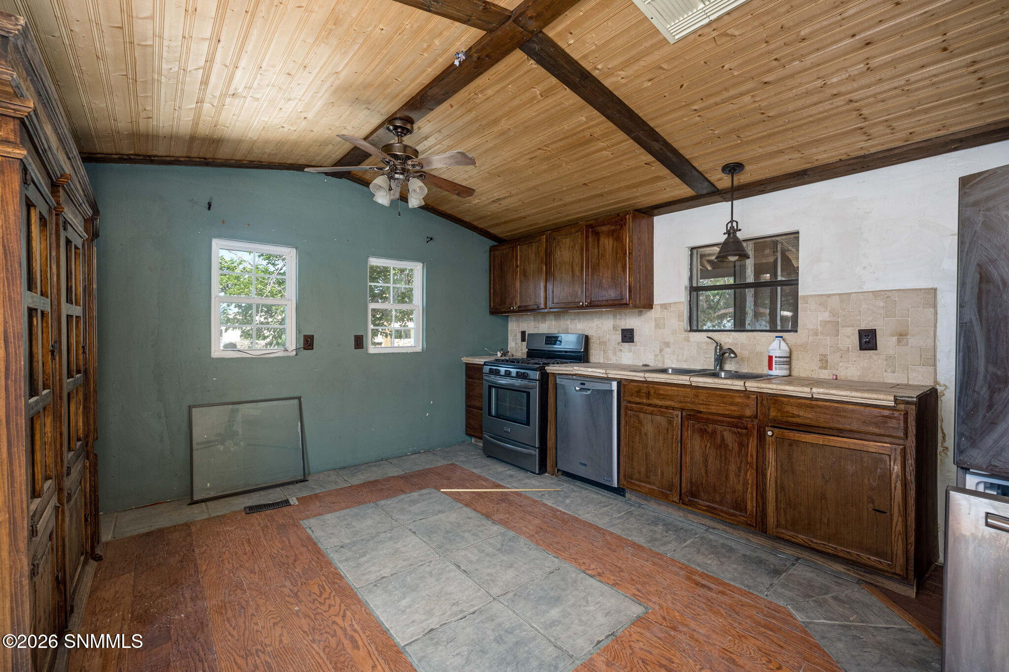 6-web-or-mls-Snappin Homes (Strange5418)