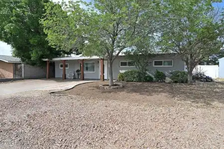 860 Lees Drive, Las Cruces, New Mexico 88001, 4 Bedrooms Bedrooms, ,1.75 BathroomsBathrooms,Residential,For Sale,Lees,2601415