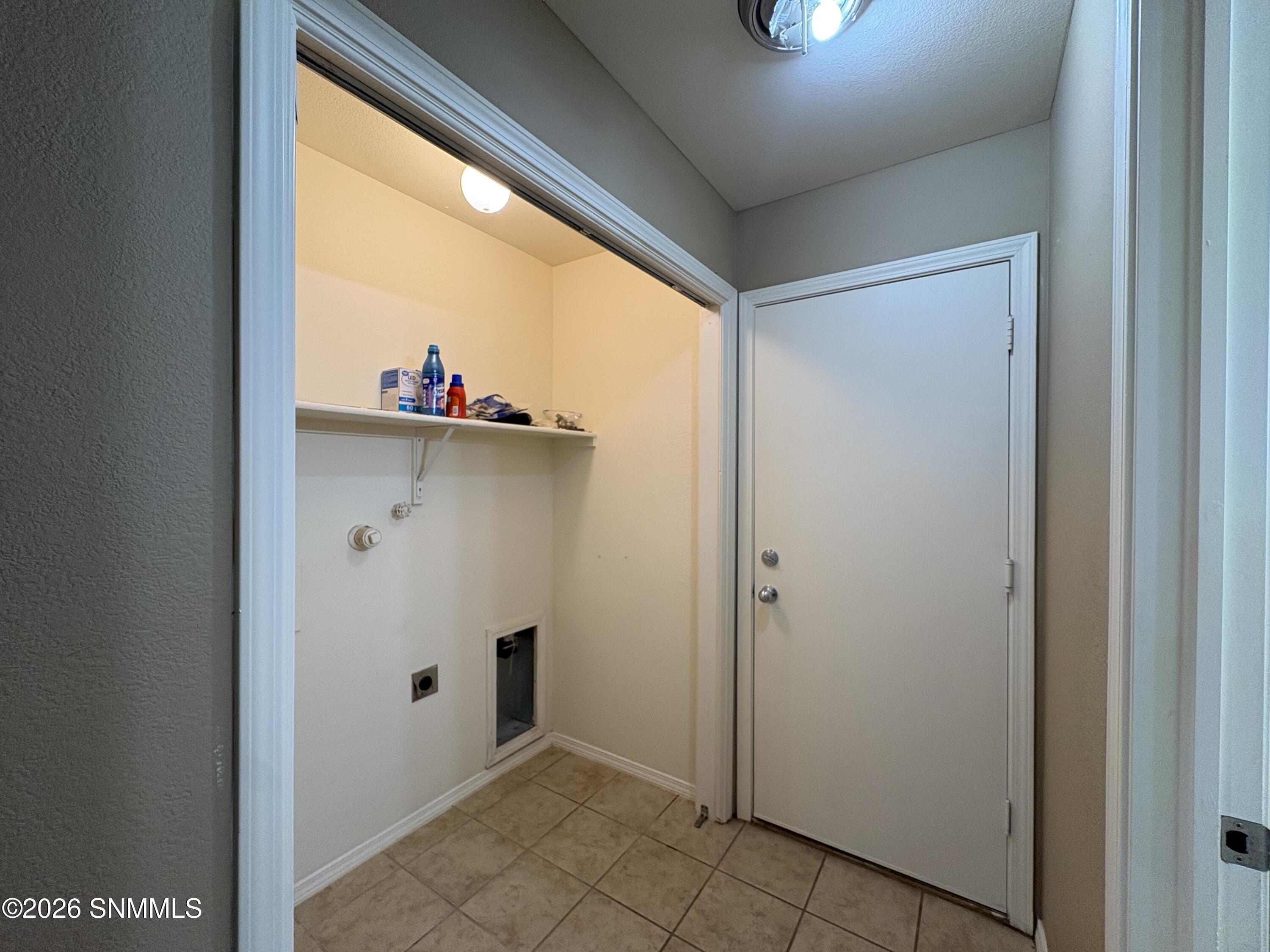 Laundry (hallway)