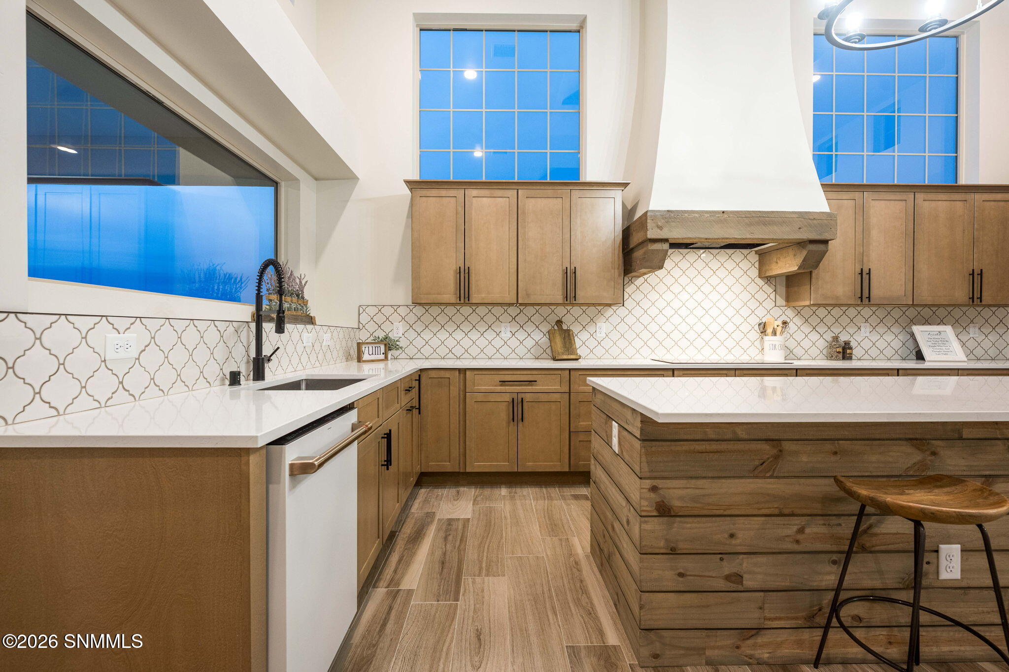 16-web-or-mls-Snappin Homes (Malibu6733)