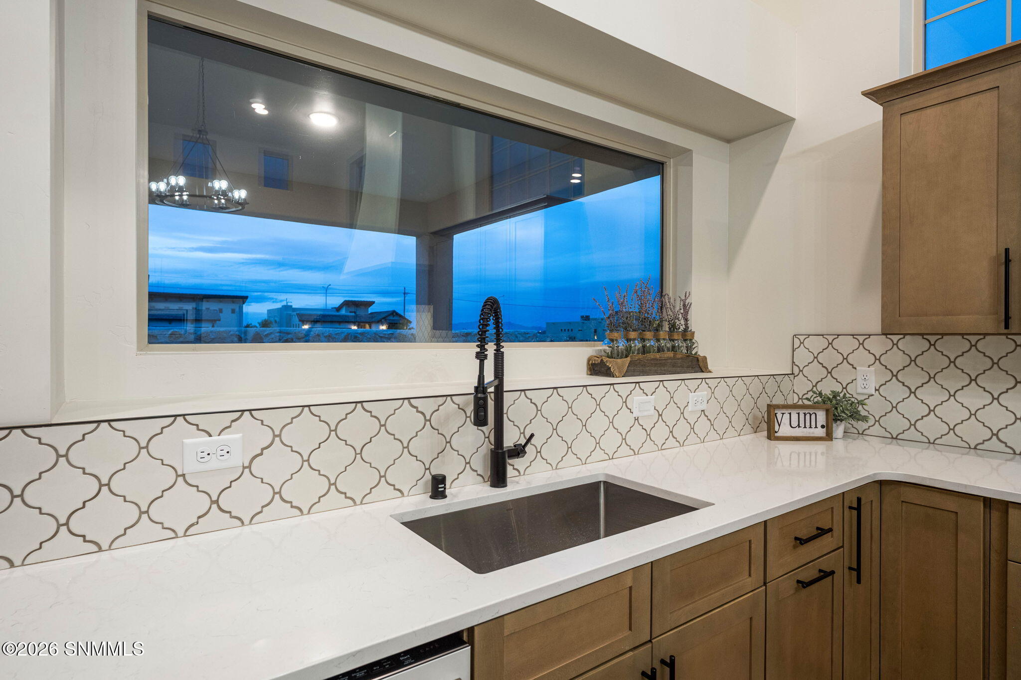 17-web-or-mls-Snappin Homes (Malibu6733)