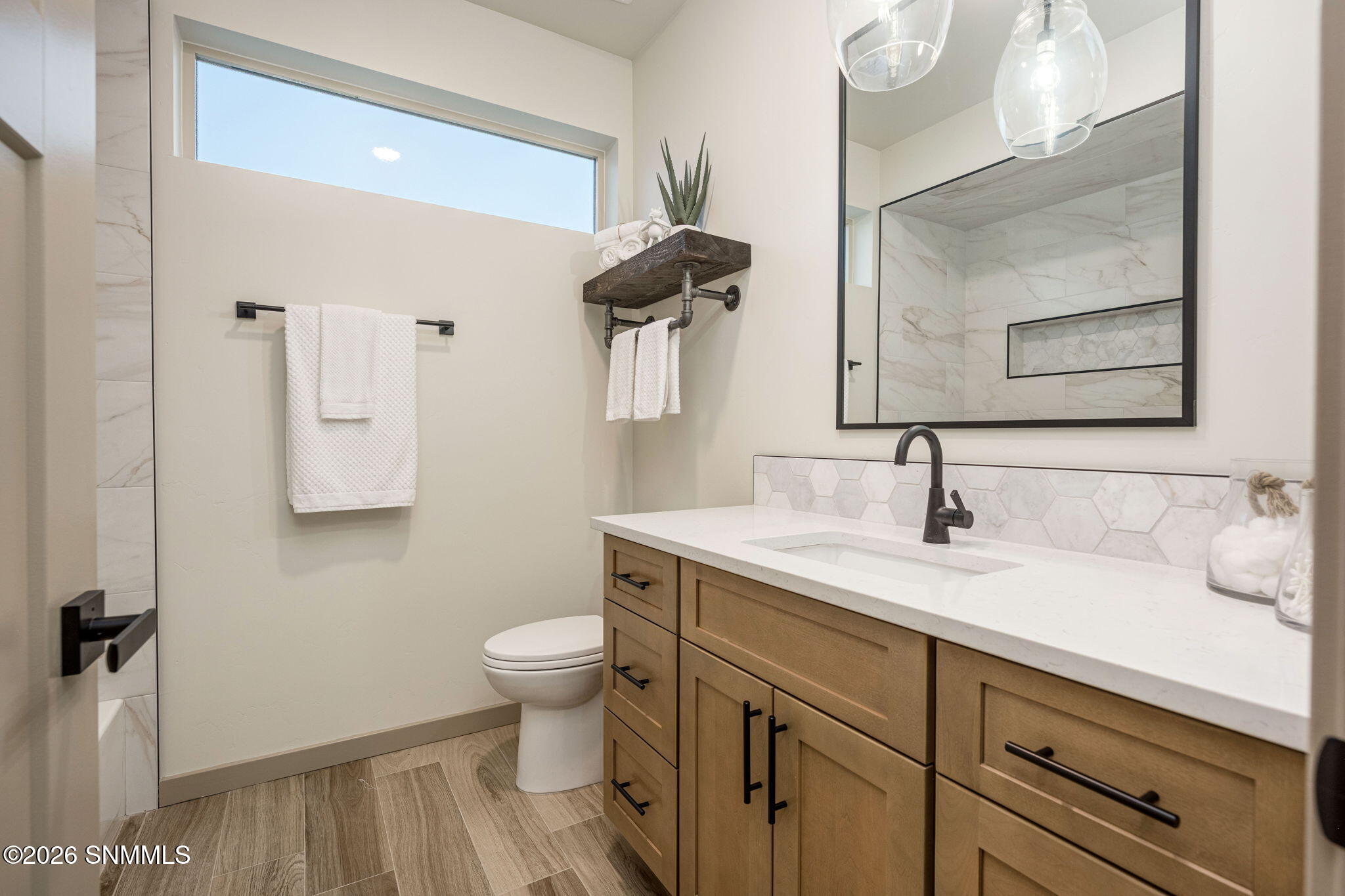 35-web-or-mls-Snappin Homes (Malibu6733)
