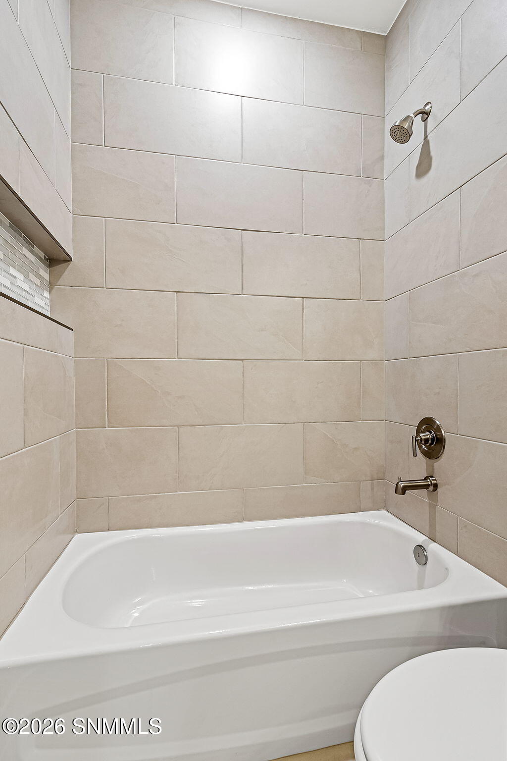 Guest Tub/Shower