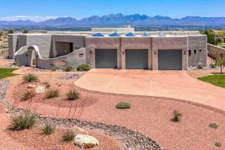 1232 Sonnet Court, Las Cruces, New Mexico 88007, 3 Bedrooms Bedrooms, ,2.5 BathroomsBathrooms,Residential,For Sale,Sonnet,2601541
