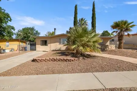 2309 Montana Avenue, Las Cruces, New Mexico 88001, 4 Bedrooms Bedrooms, ,1.75 BathroomsBathrooms,Residential,For Sale,Montana,2601543