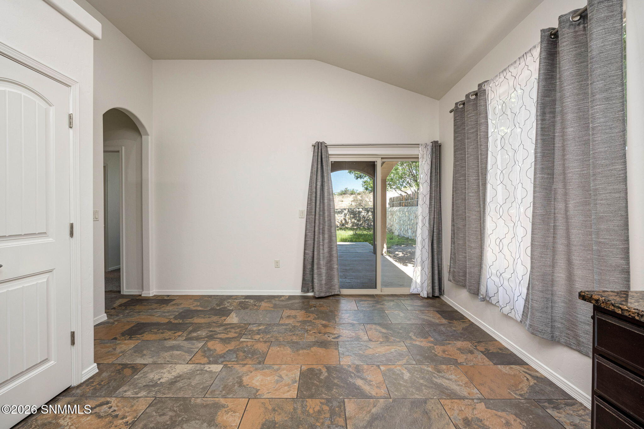 14-web-or-mls-Snappin Homes (Rimrock4729