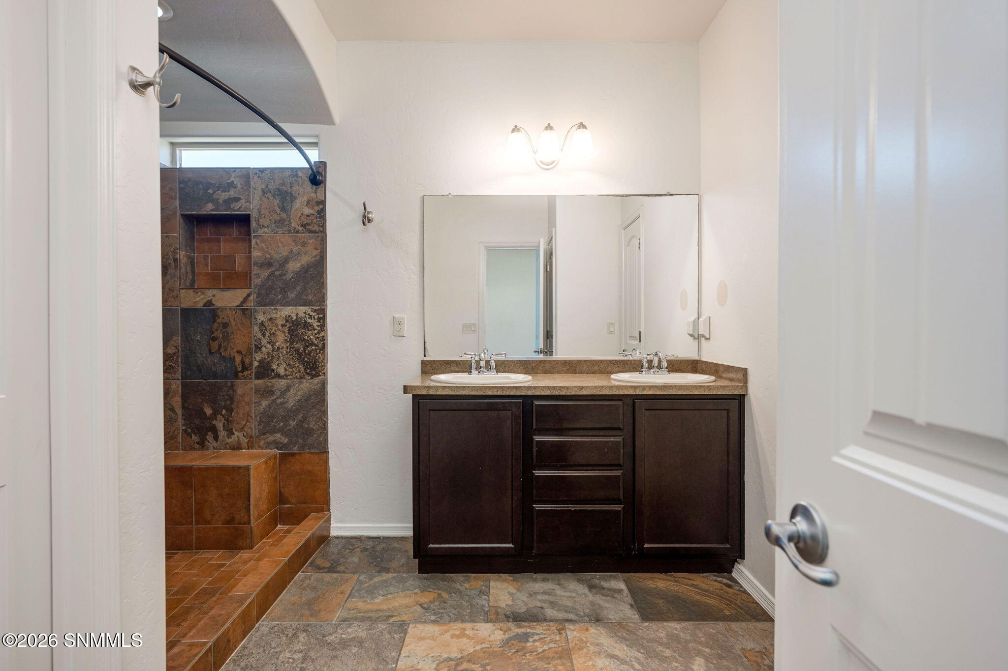 17-web-or-mls-Snappin Homes (Rimrock4729