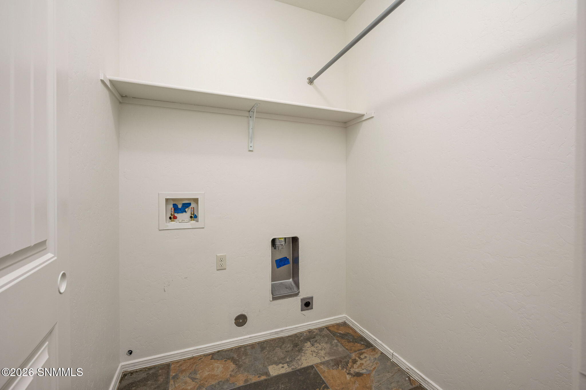 26-web-or-mls-Snappin Homes (Rimrock4729