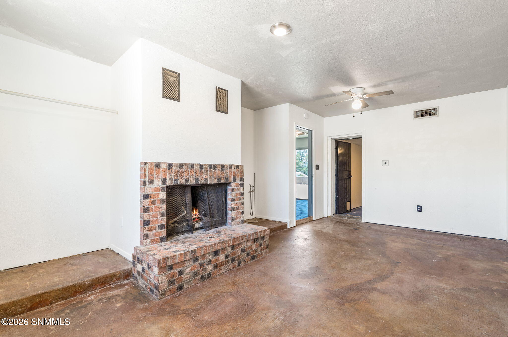 20-web-or-mls-1807-debra-st