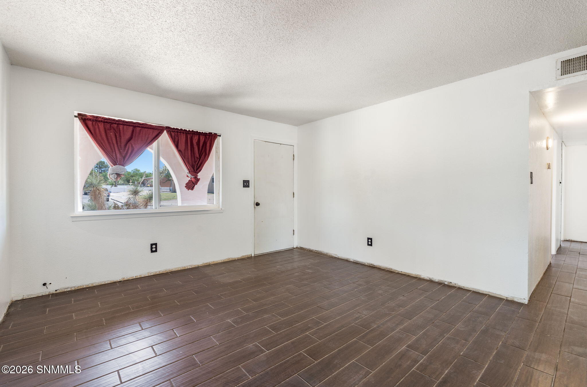 5-web-or-mls-1807-debra-st