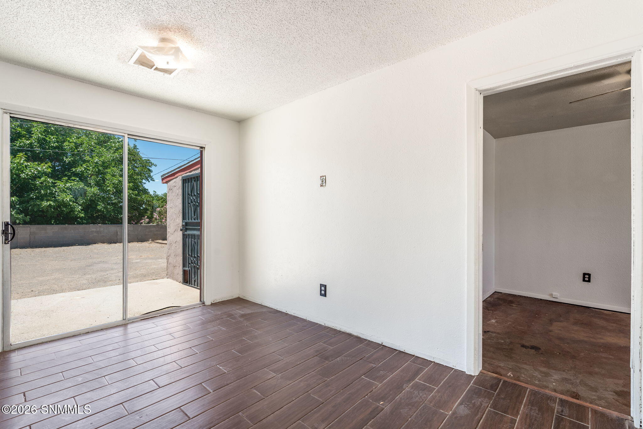 6-web-or-mls-1807-debra-st