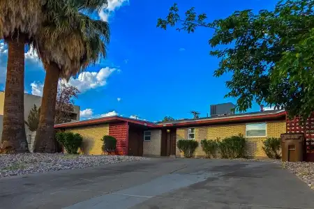 1855 Thomas Drive, Las Cruces, New Mexico 88011, 3 Bedrooms Bedrooms, ,2 BathroomsBathrooms,Residential,For Sale,Thomas,2601549