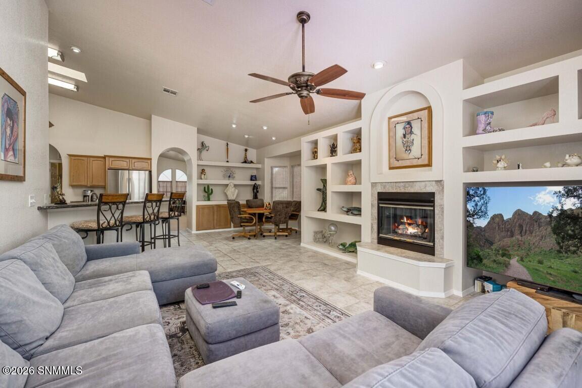 12-web-or-mls-Snappin Homes (CanyonVerde