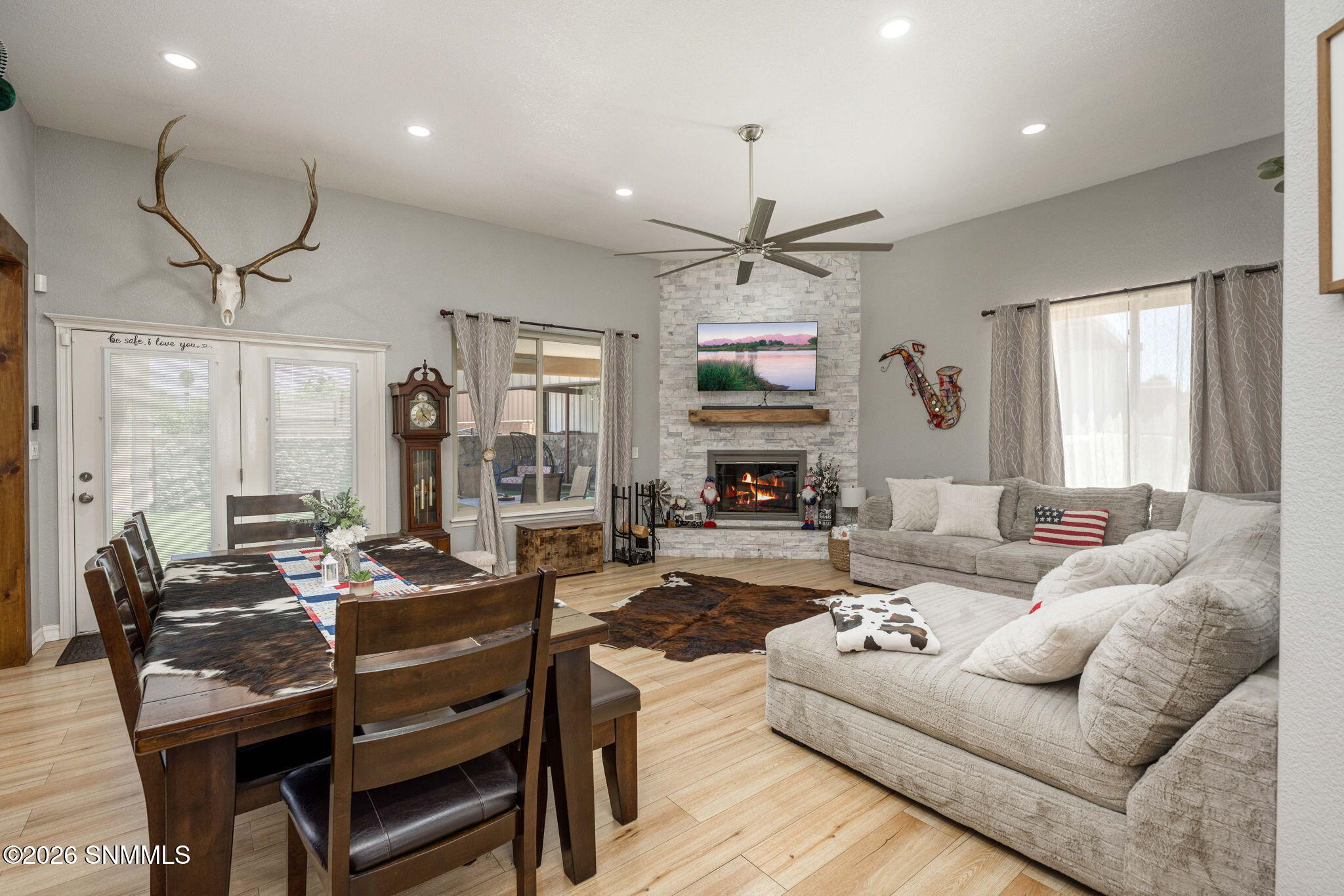 6-web-or-mls-Snappin Homes (DocBar3290)-