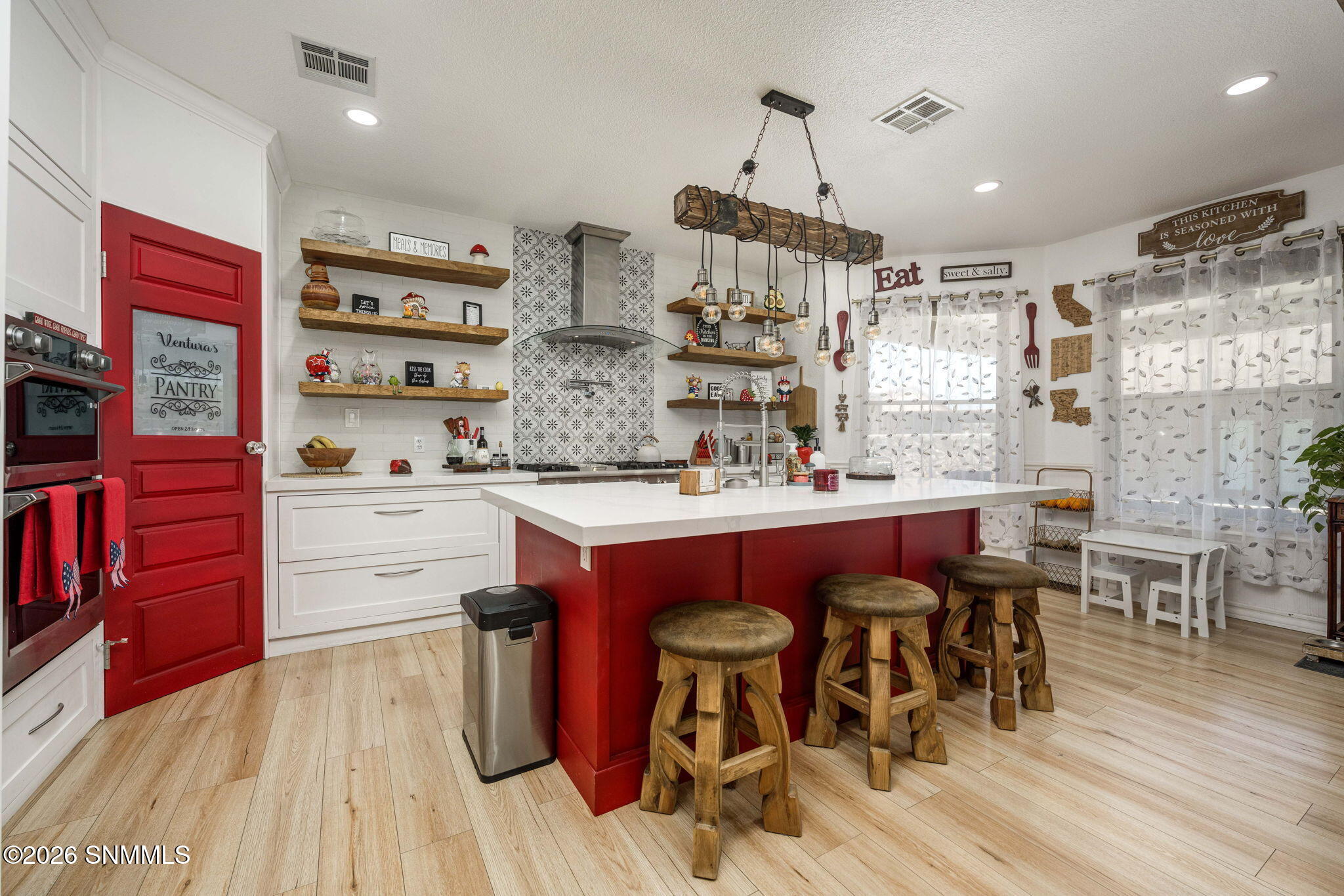 12-web-or-mls-Snappin Homes (DocBar3290)