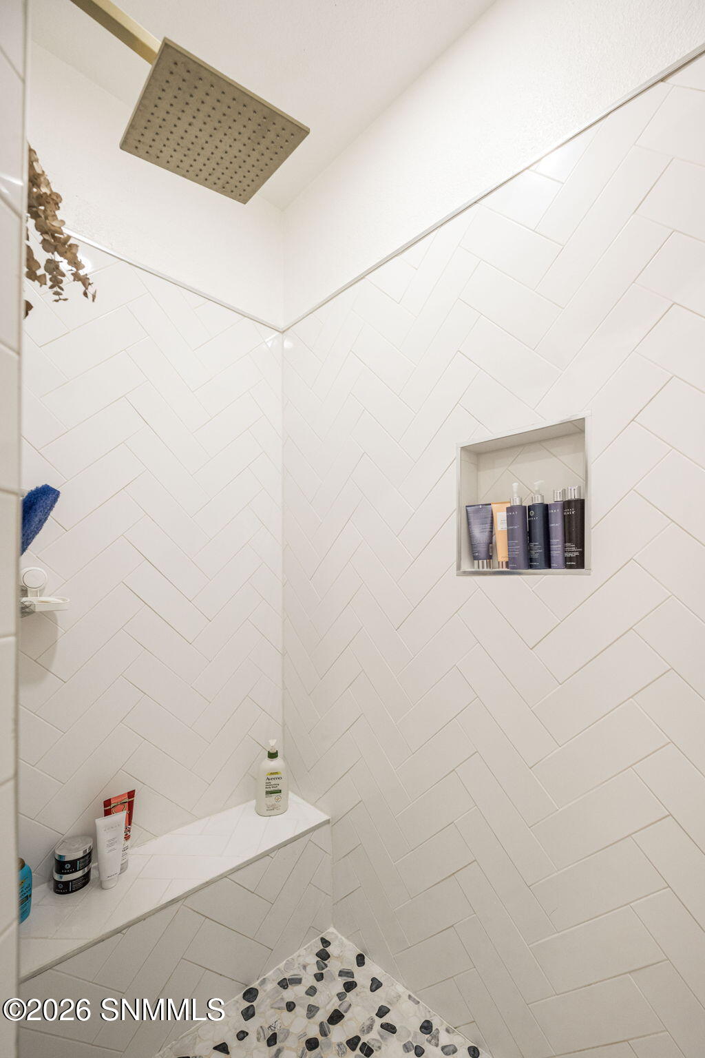 22-web-or-mls-Snappin Homes (DocBar3290)