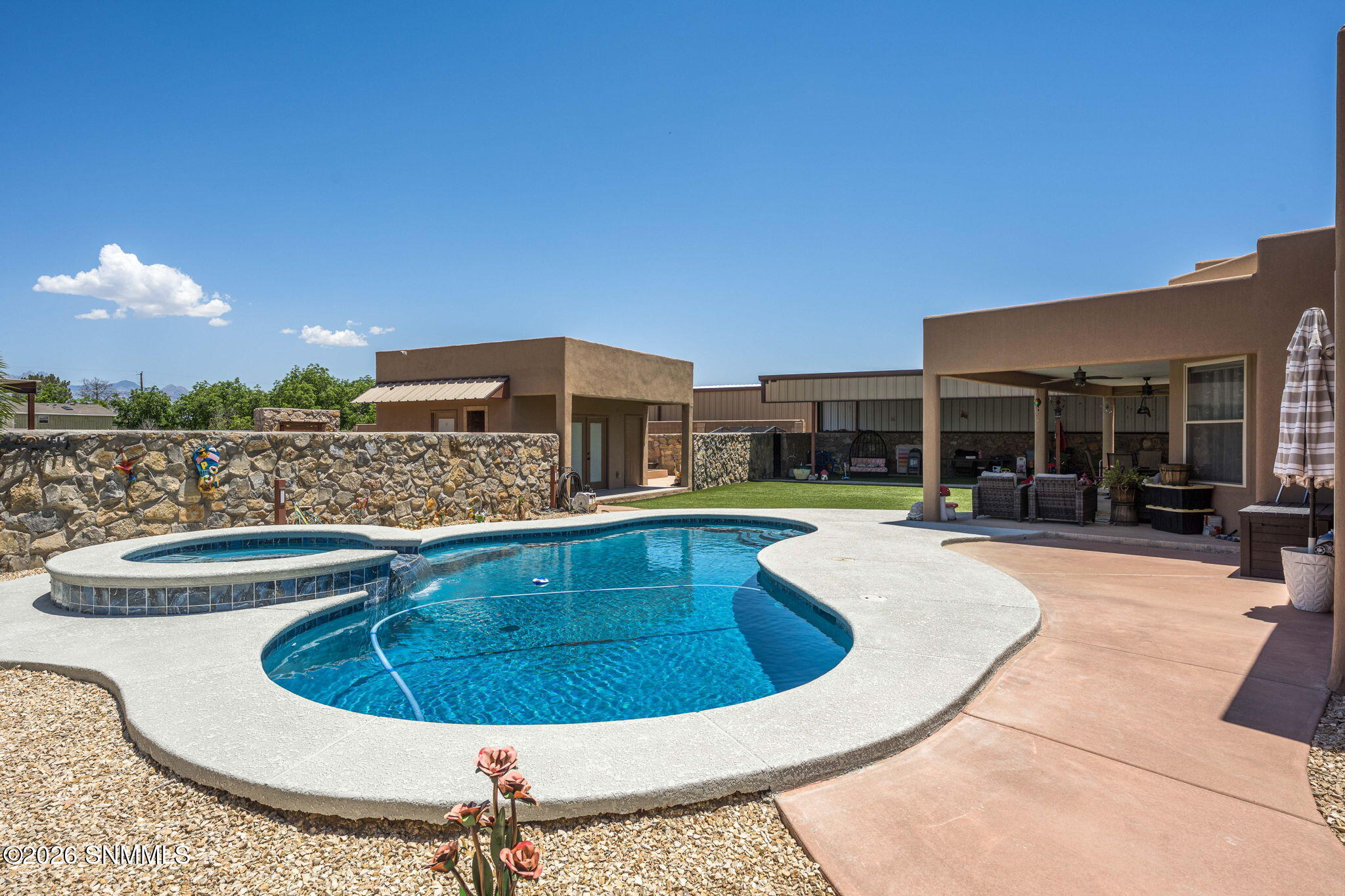40-web-or-mls-Snappin Homes (DocBar3290)