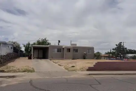 2100 Skyway Drive, Las Cruces, New Mexico 88001, 3 Bedrooms Bedrooms, ,1 BathroomBathrooms,Residential,For Sale,Skyway,2601583