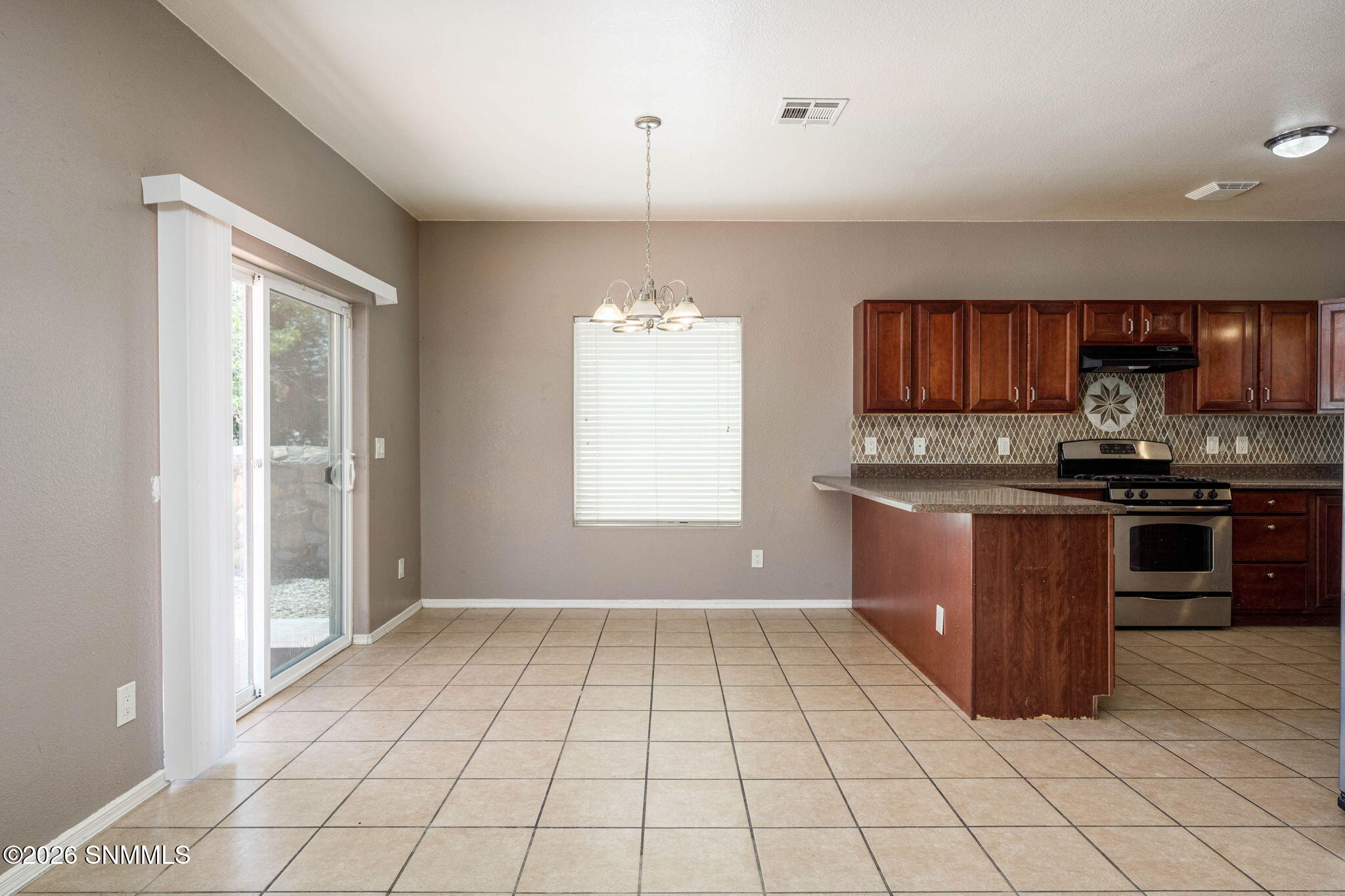 11-web-or-mls-Snappin Homes (Mesita4634)