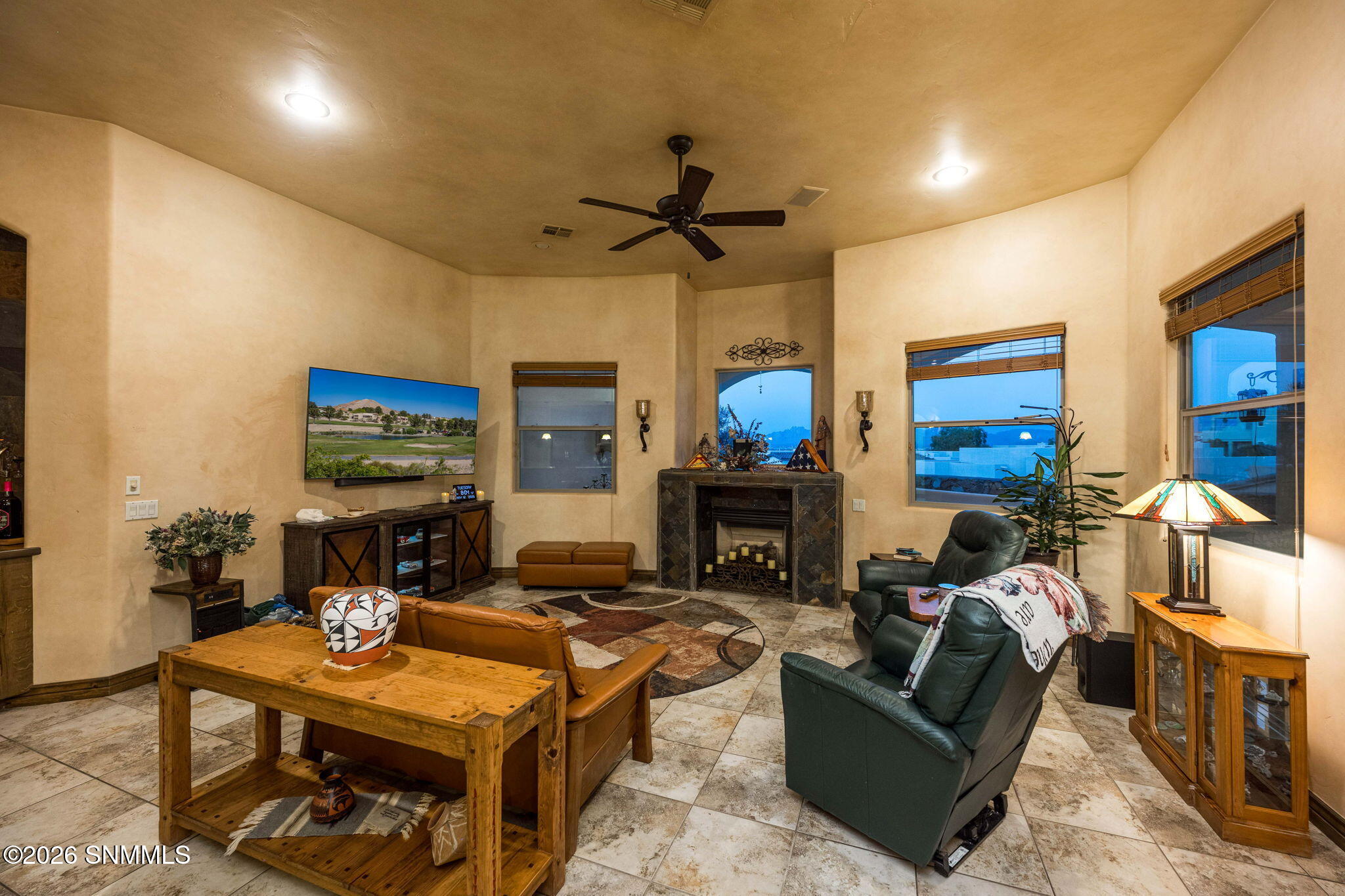 15-web-or-mls-Snappin Homes (Degas8243)-