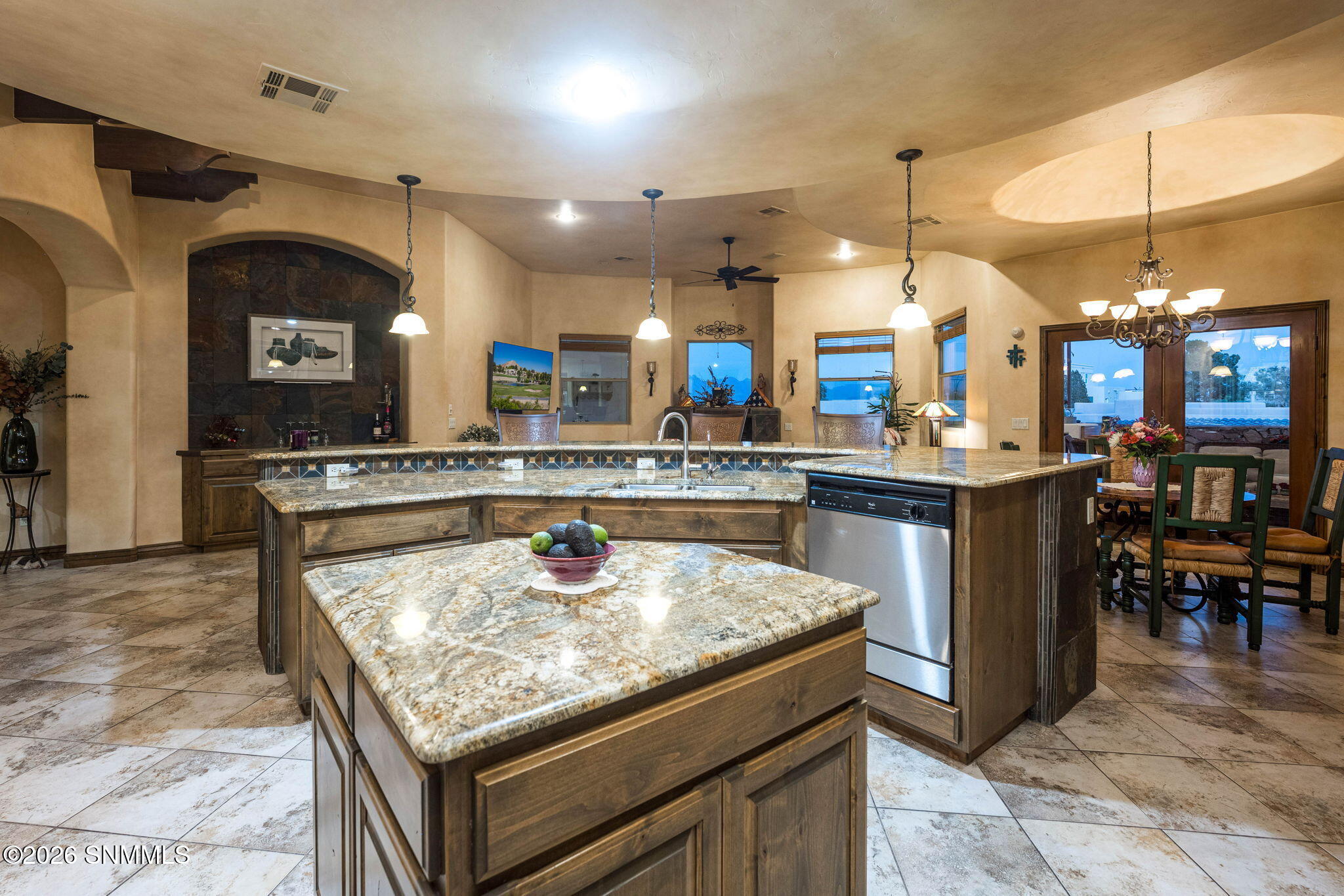 24-web-or-mls-Snappin Homes (Degas8243)-