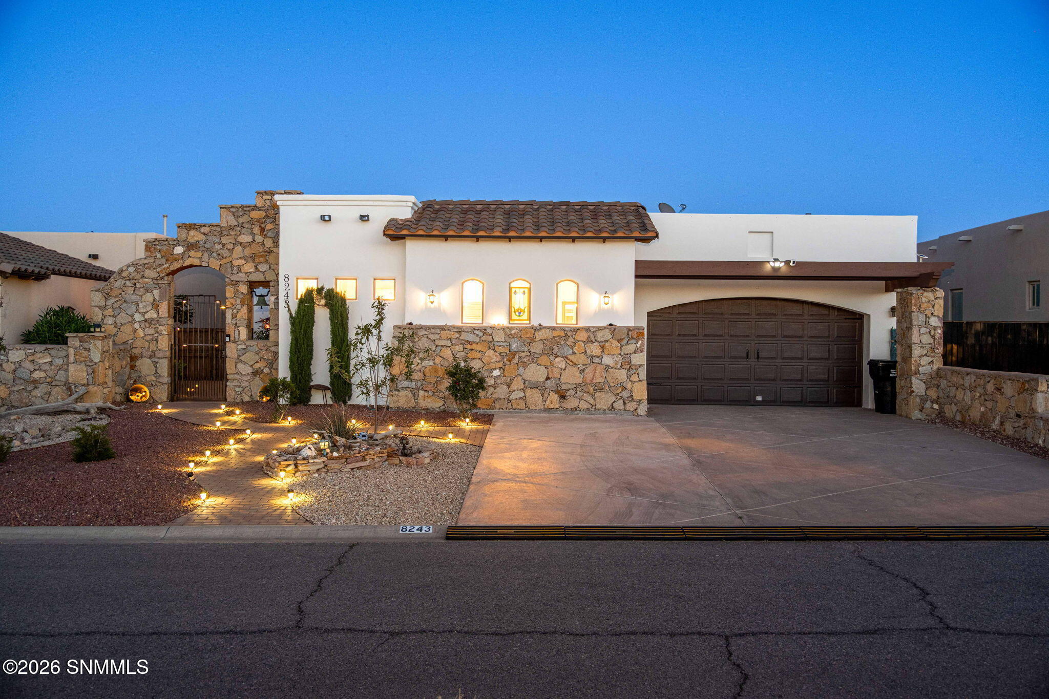 1-web-or-mls-Snappin Homes (Degas8243)-1