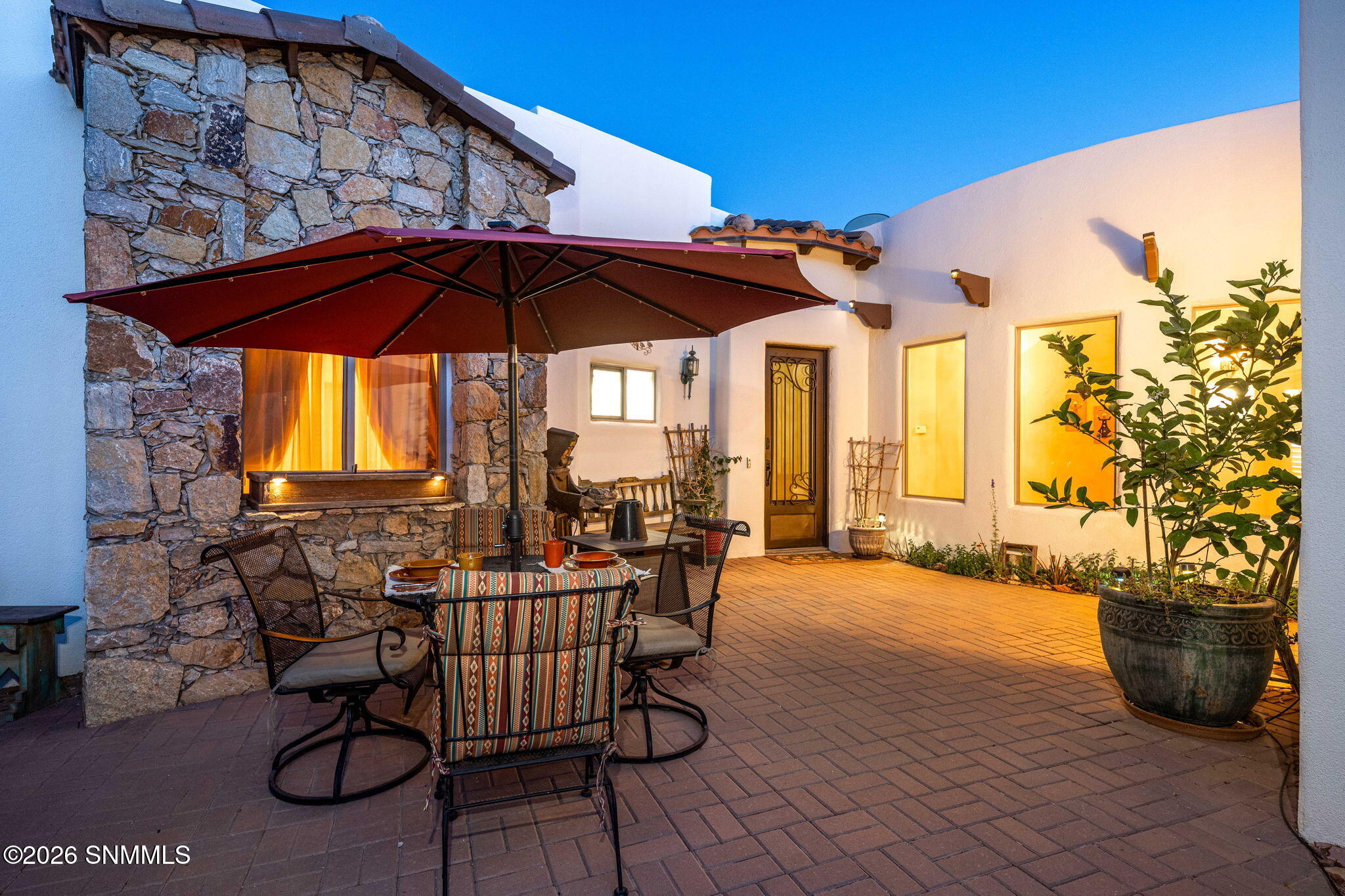4-web-or-mls-Snappin Homes (Degas8243)-4