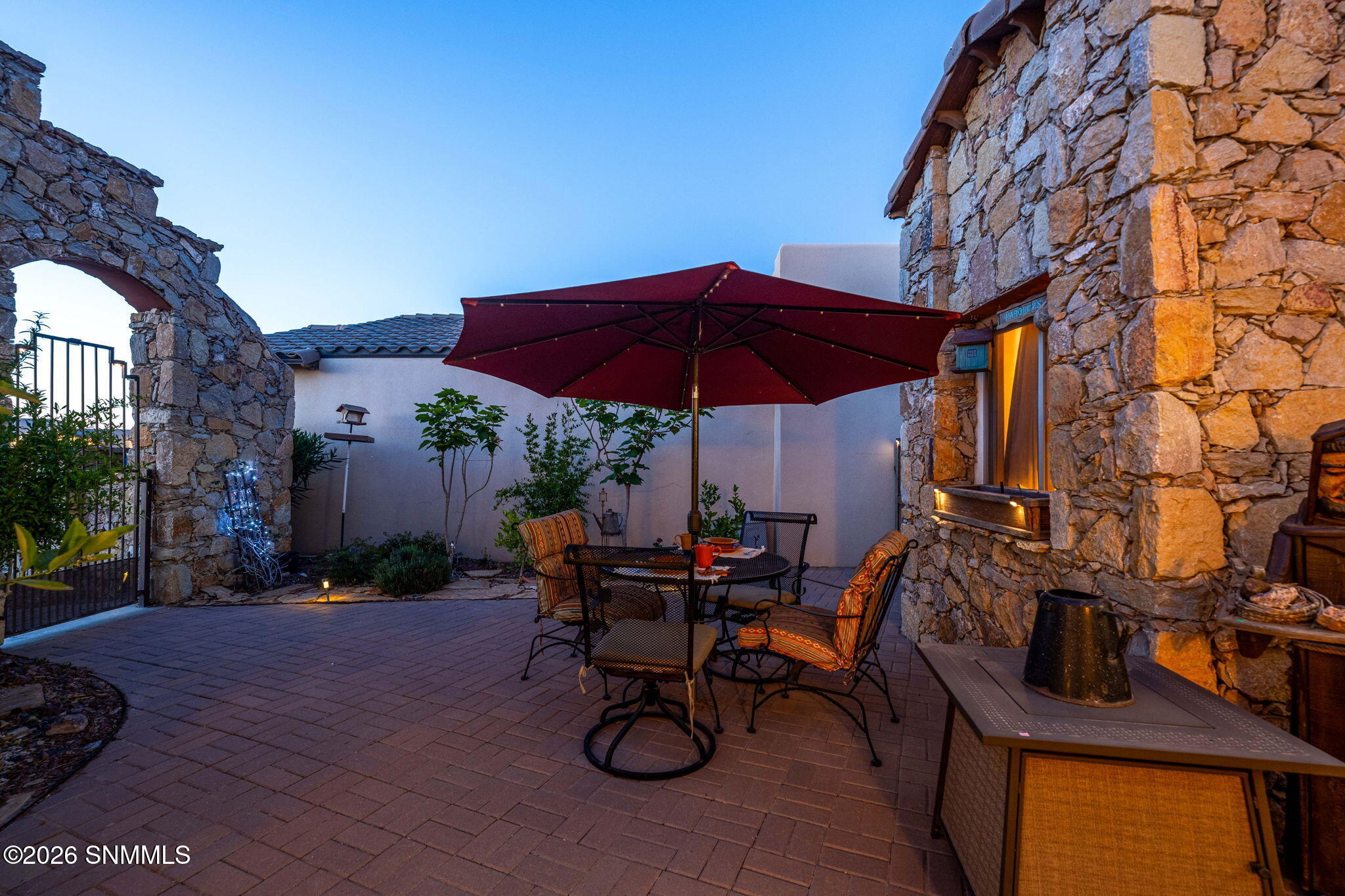 6-web-or-mls-Snappin Homes (Degas8243)-6