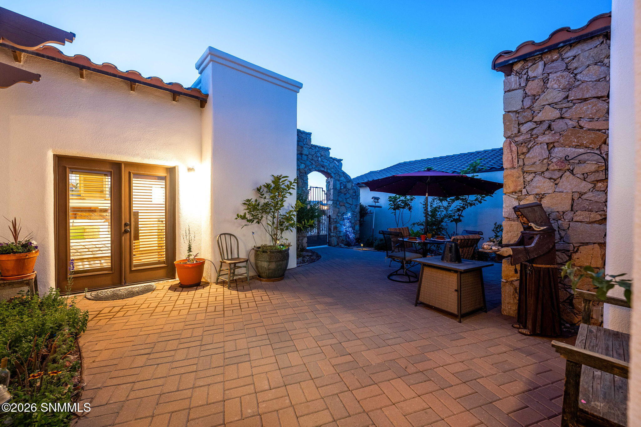 7-web-or-mls-Snappin Homes (Degas8243)-7