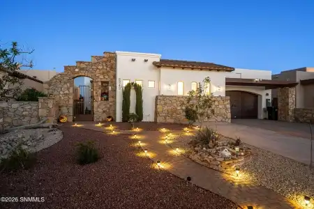 8243 Degas Drive, Las Cruces, New Mexico 88007, 3 Bedrooms Bedrooms, ,3 BathroomsBathrooms,Residential,For Sale,Degas,2601597