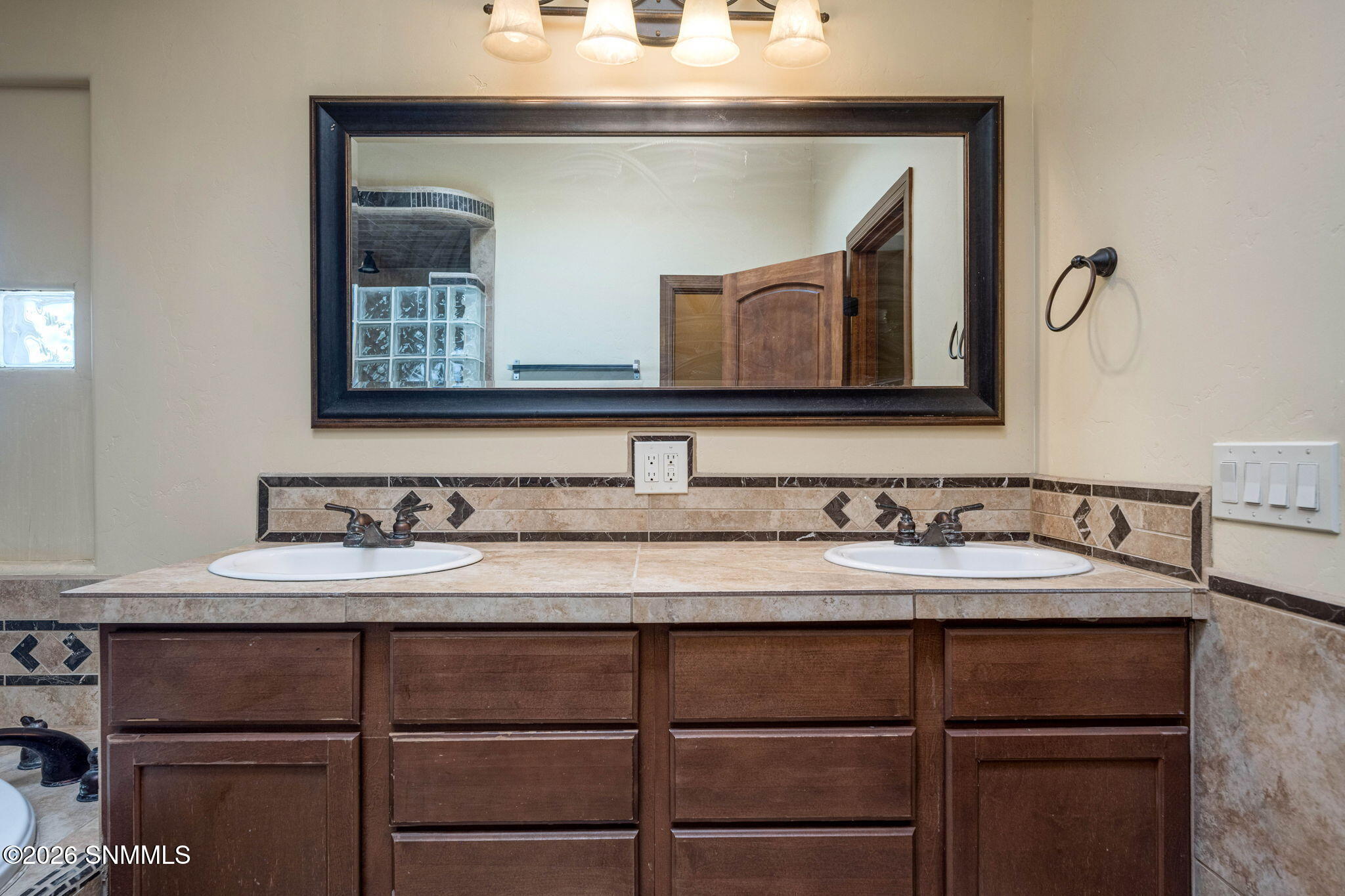24-web-or-mls-Snappin Homes (Tewa4337)-2