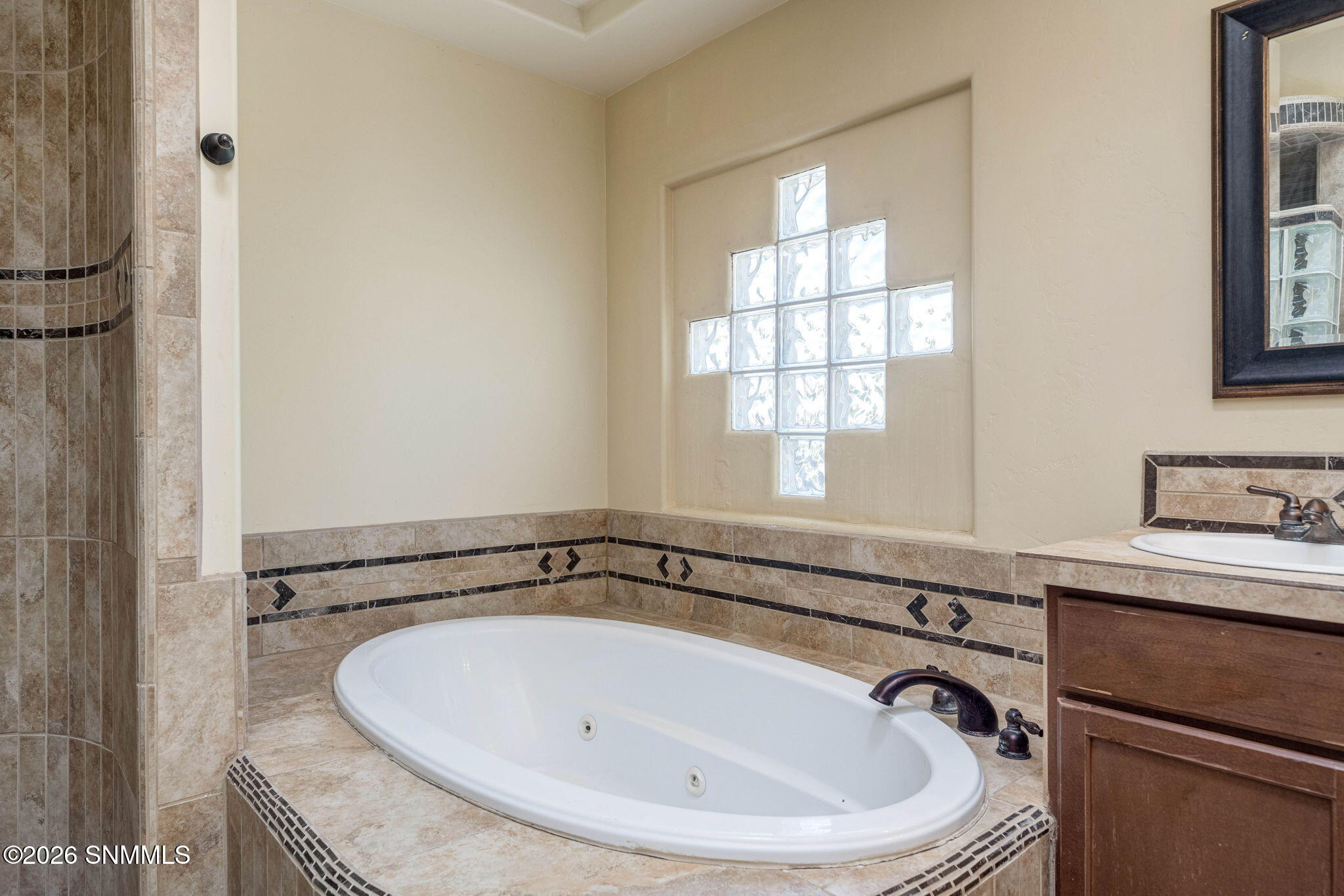 25-web-or-mls-Snappin Homes (Tewa4337)-2