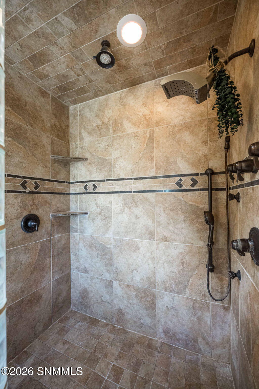 26-web-or-mls-Snappin Homes (Tewa4337)-2