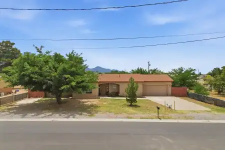 9514 Easy Lane, Las Cruces, New Mexico 88011, 3 Bedrooms Bedrooms, ,2 BathroomsBathrooms,Residential,For Sale,Easy,2601603