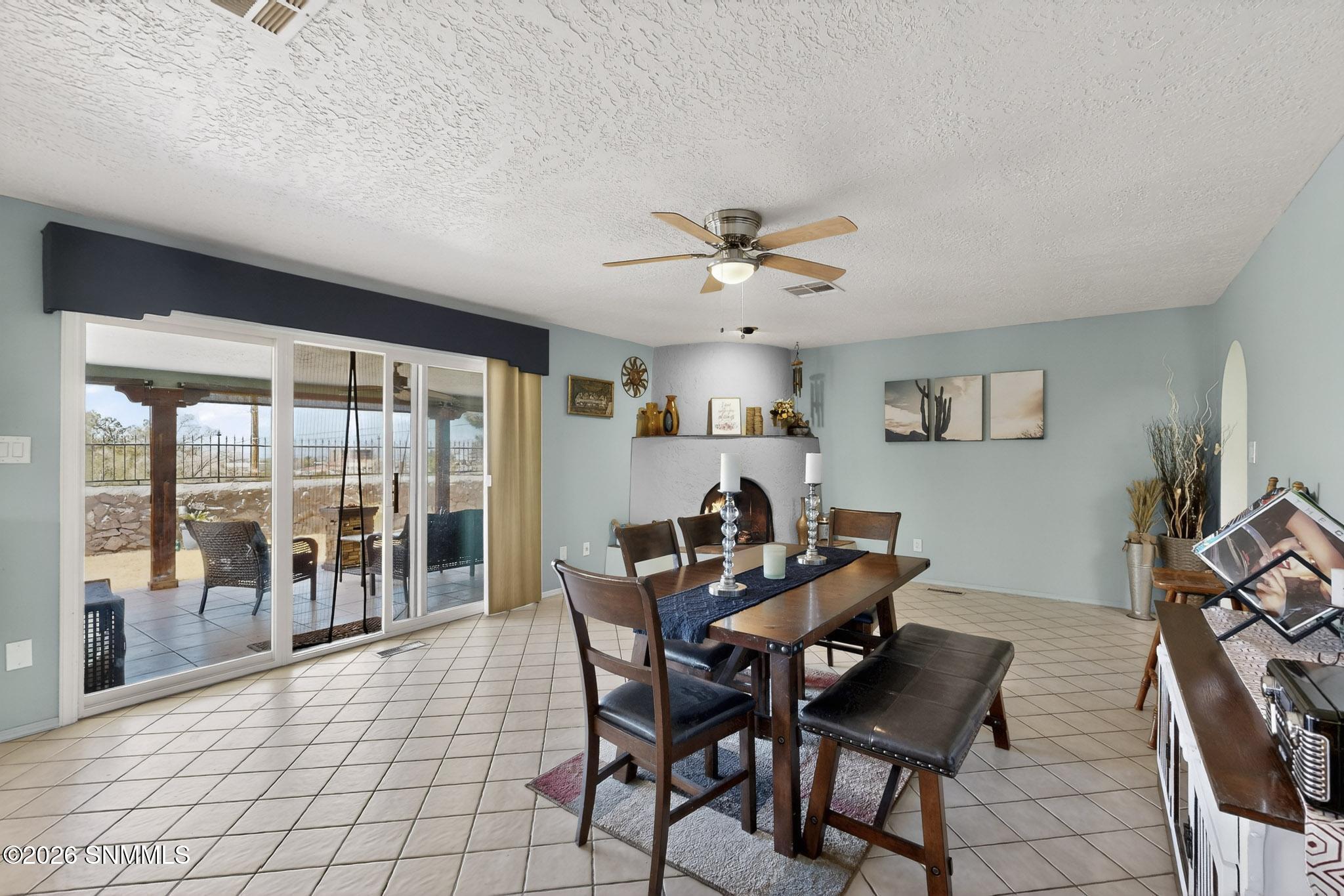 12f 24-3D-Casas-3041-Missouri-Ave-031920