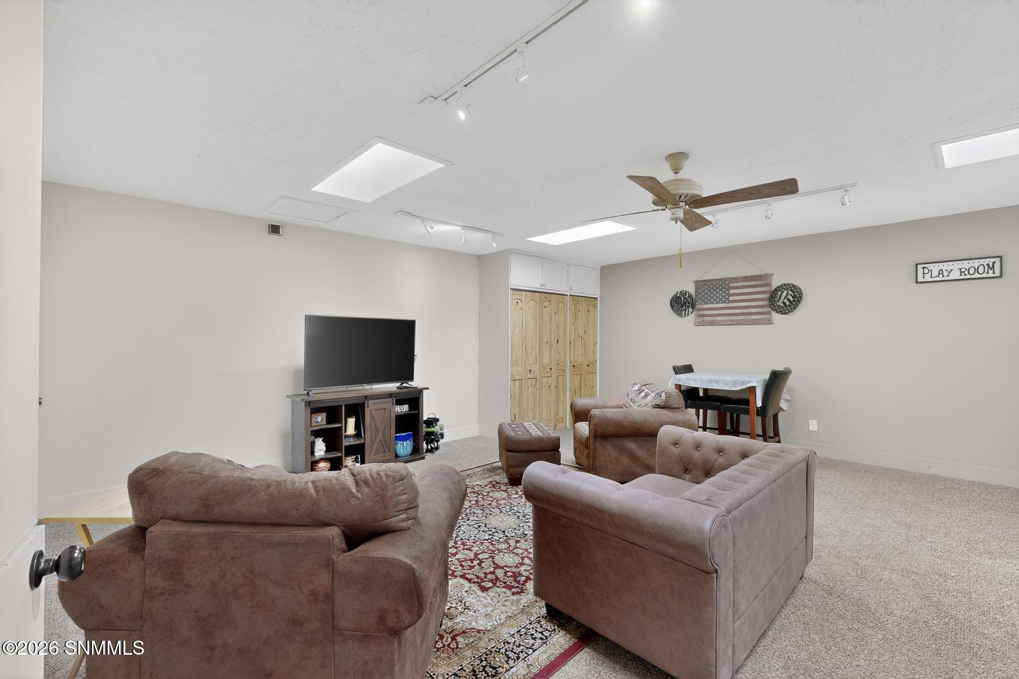 14a 13-3D-Casas-3041-Missouri-Ave-031920