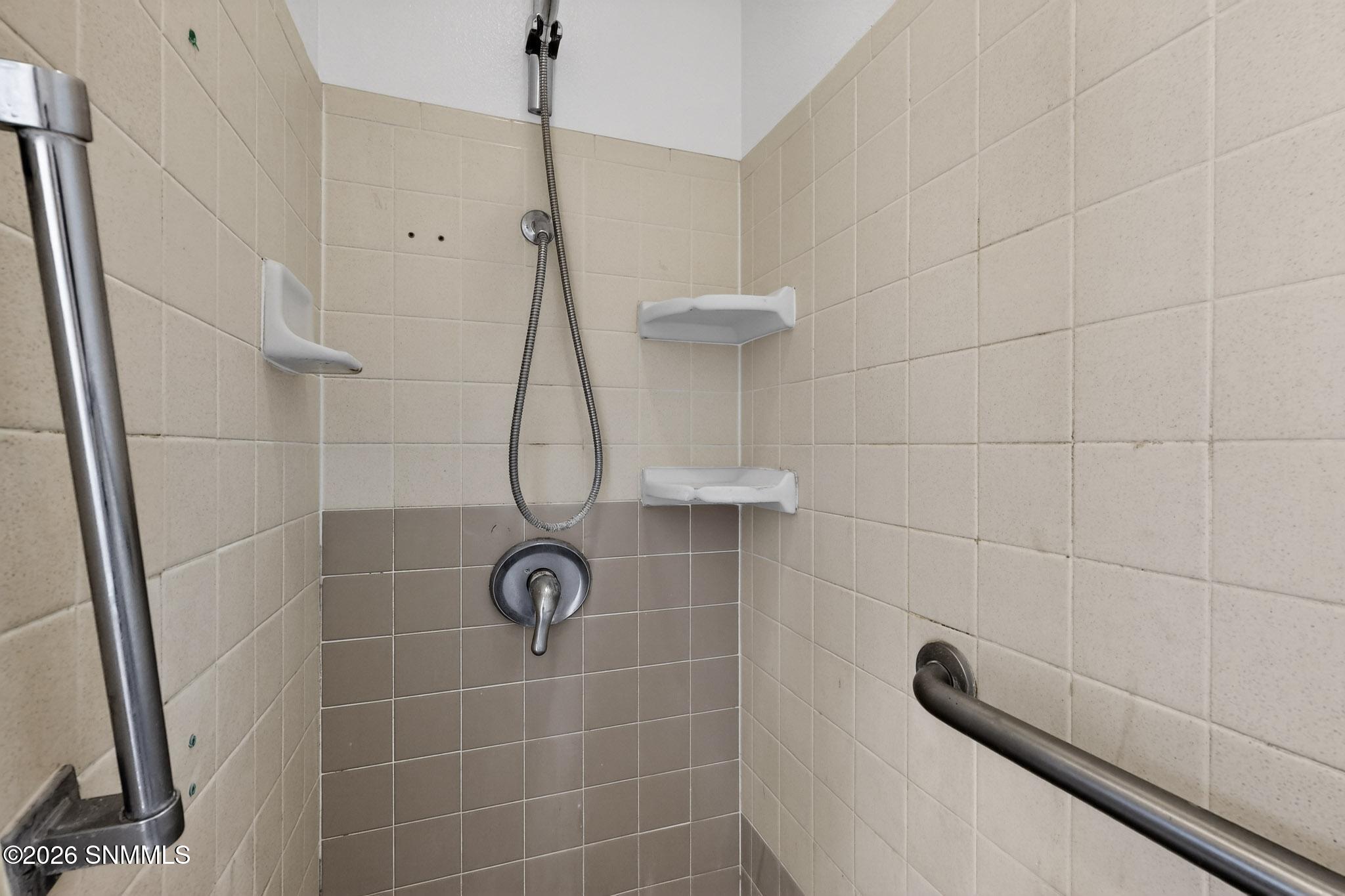 15f 33a 37-3D-Casas-3041-Missouri-Ave-03