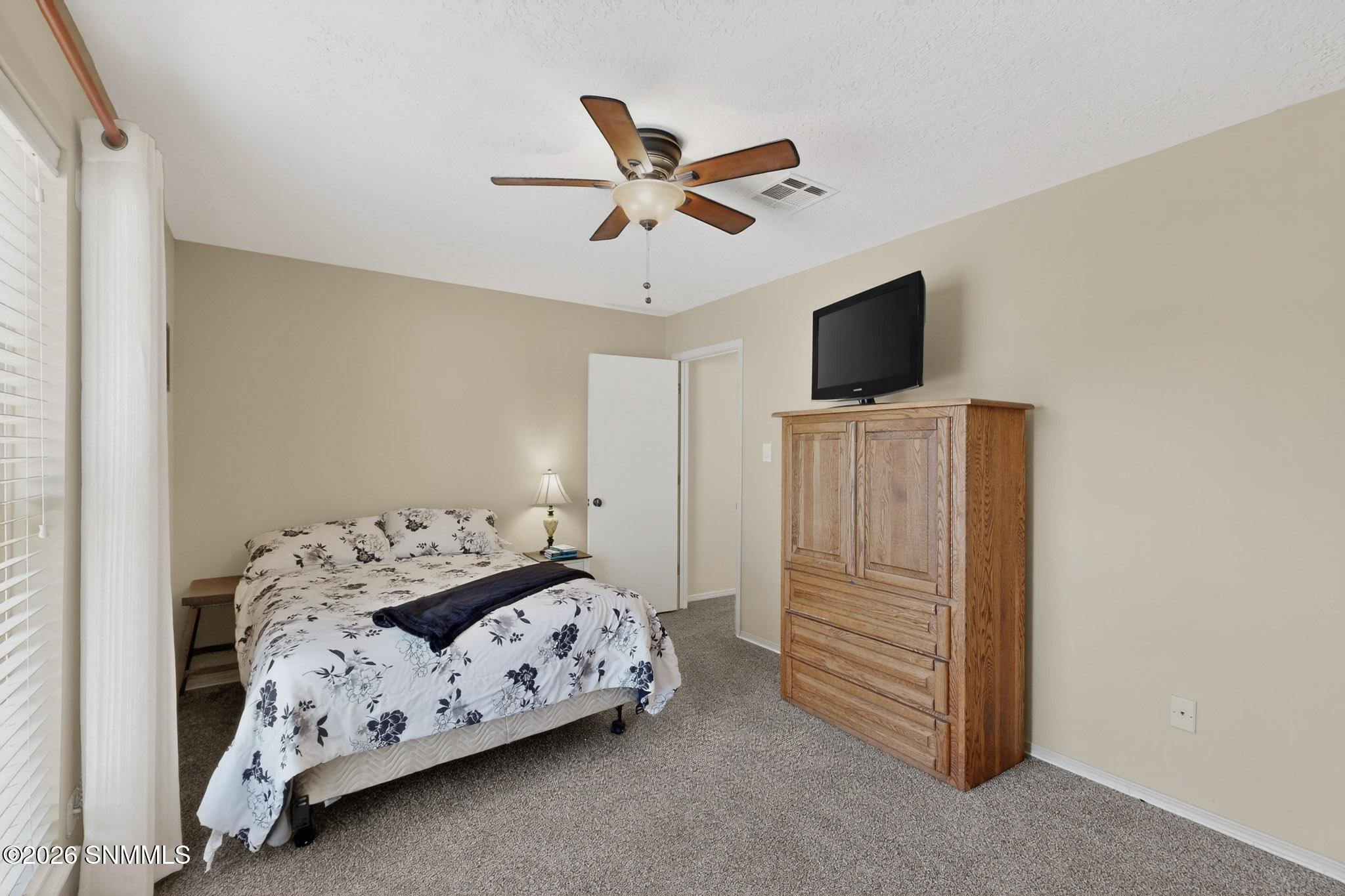16b 40-3D-Casas-3041-Missouri-Ave-031920
