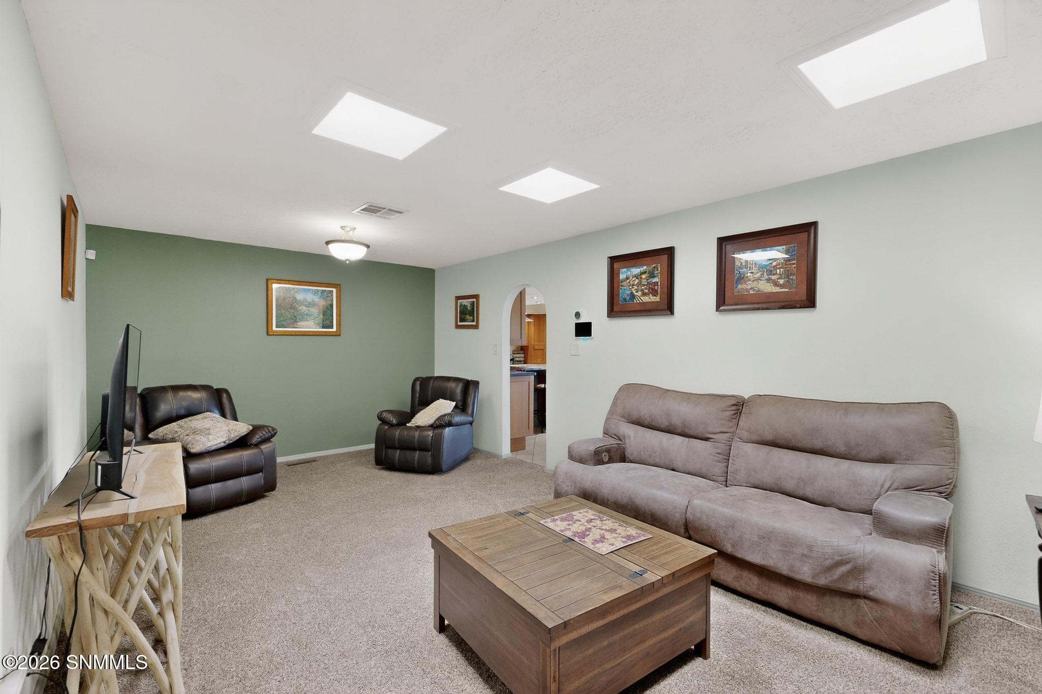 11a 15-3D-Casas-3041-Missouri-Ave-031920
