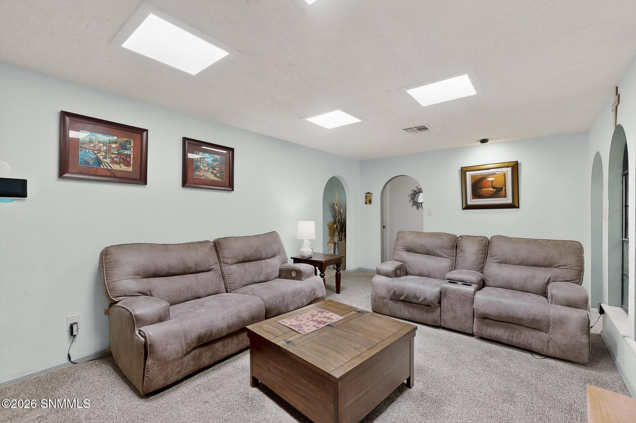 11b 16-3D-Casas-3041-Missouri-Ave-031920