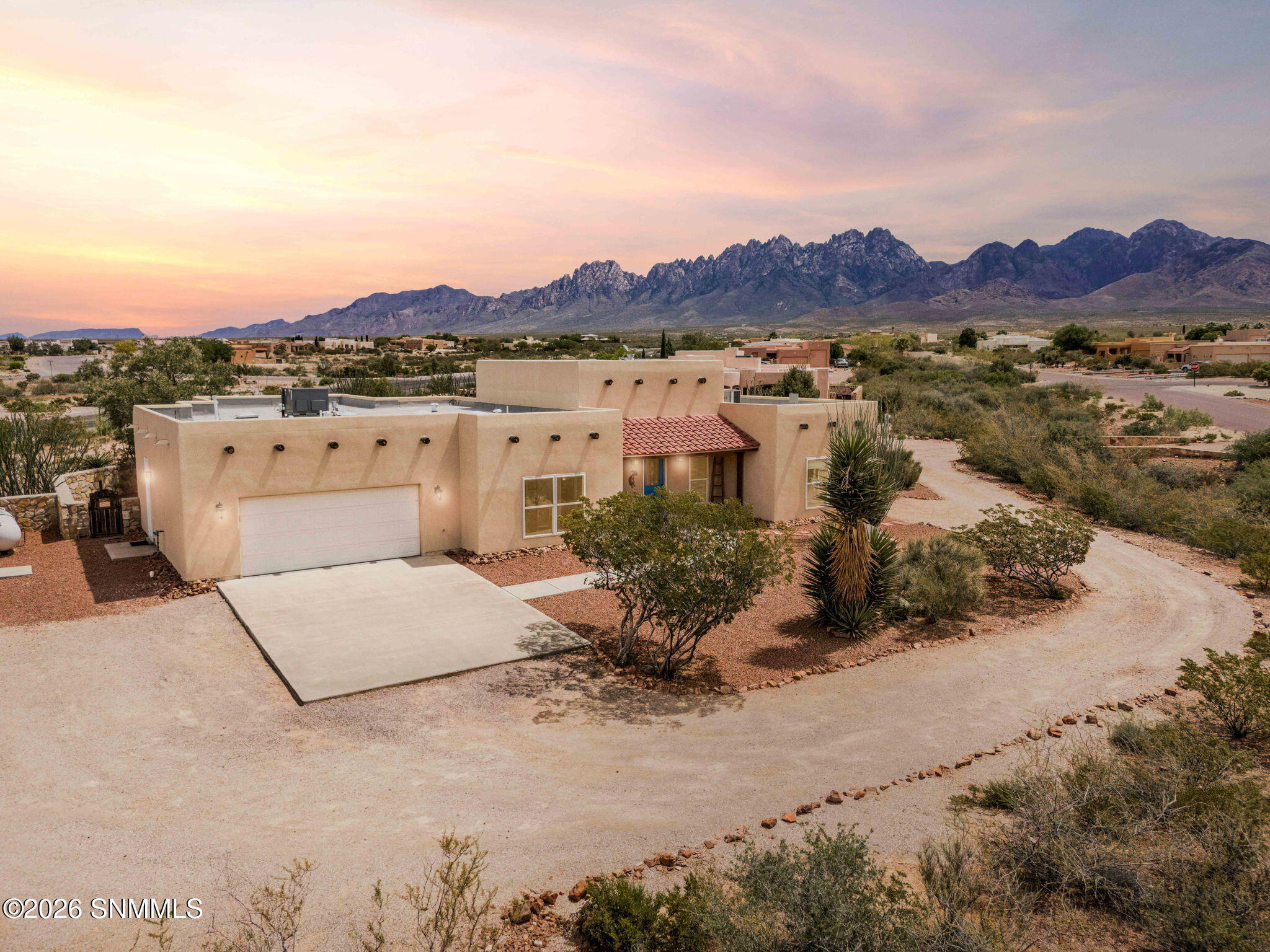 1-web-or-mls-Snappin Homes (SilkOak8801)