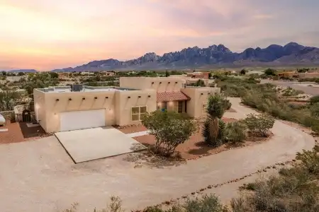 8801 Silk Oak Court, Las Cruces, New Mexico 88011, 4 Bedrooms Bedrooms, ,2 BathroomsBathrooms,Residential,For Sale,Silk Oak,2601651
