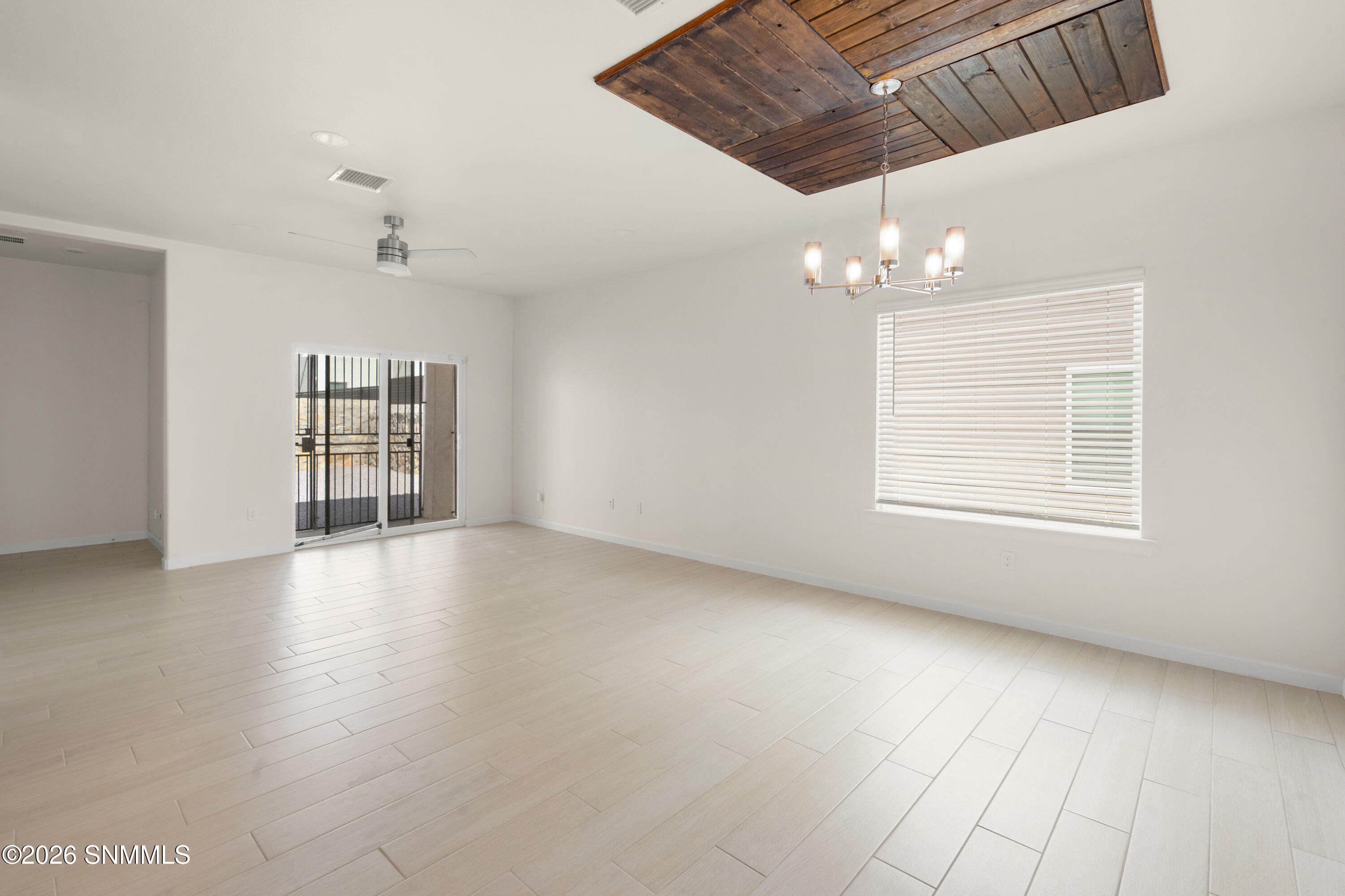6058-Olive-Tree-MLS-Camera-Guy-10