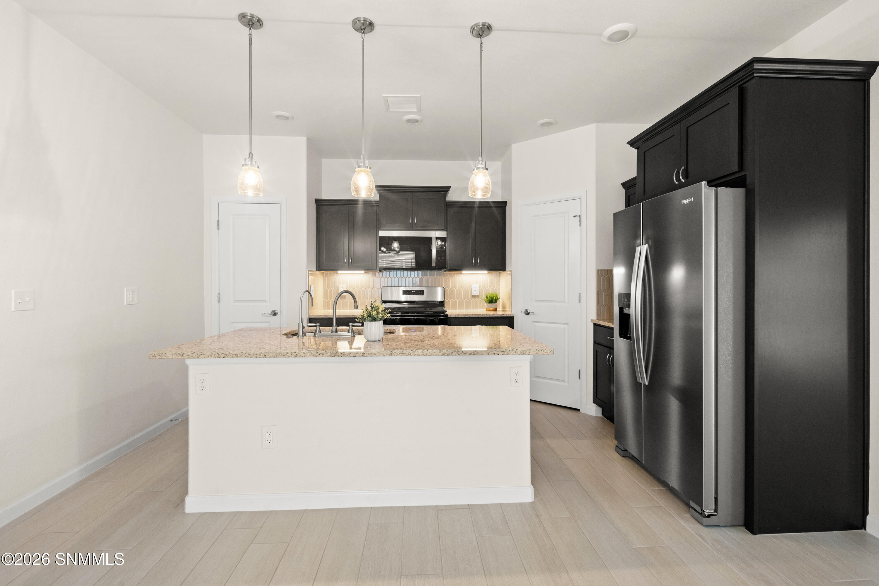 6058-Olive-Tree-MLS-Camera-Guy-14