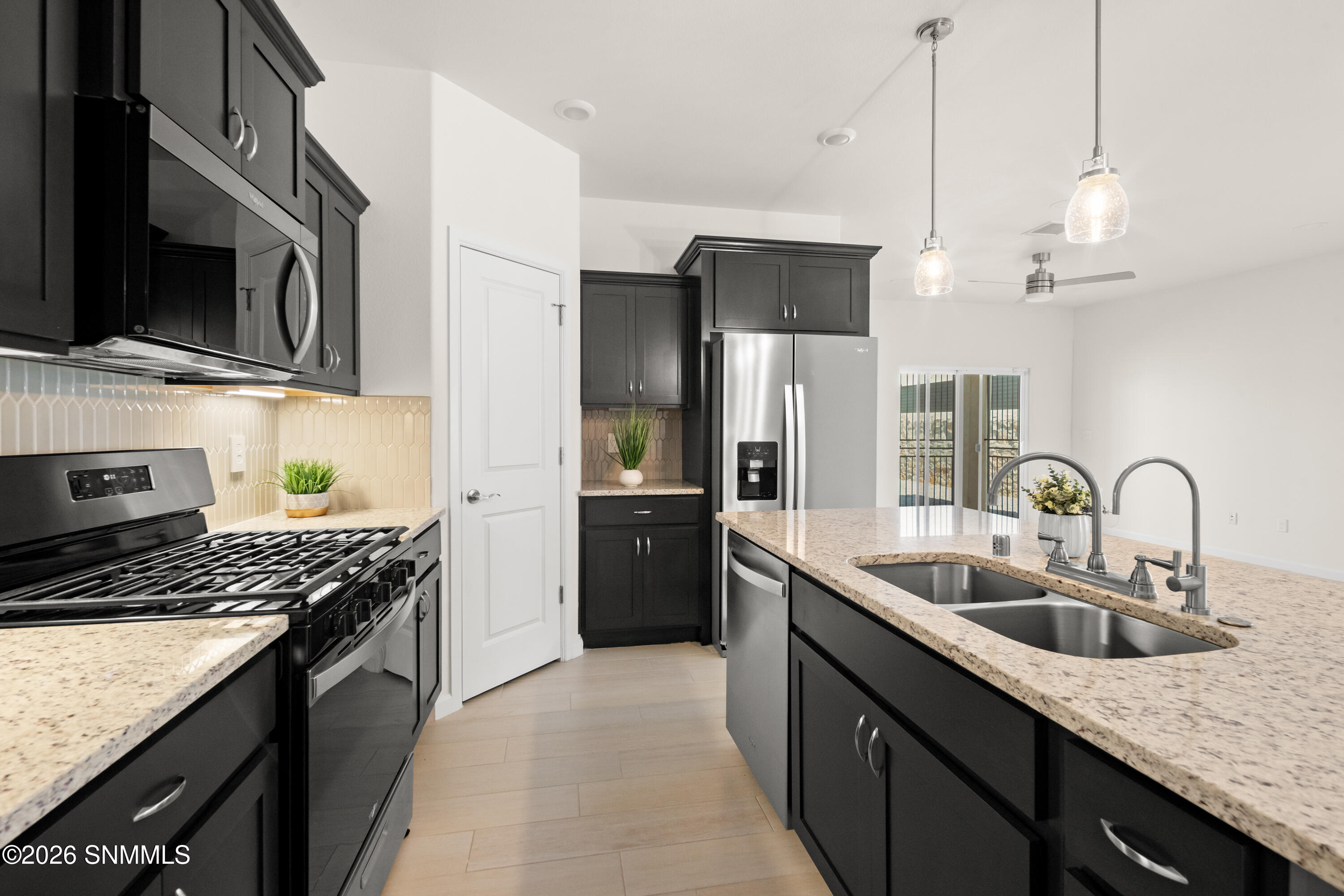 6058-Olive-Tree-MLS-Camera-Guy-15