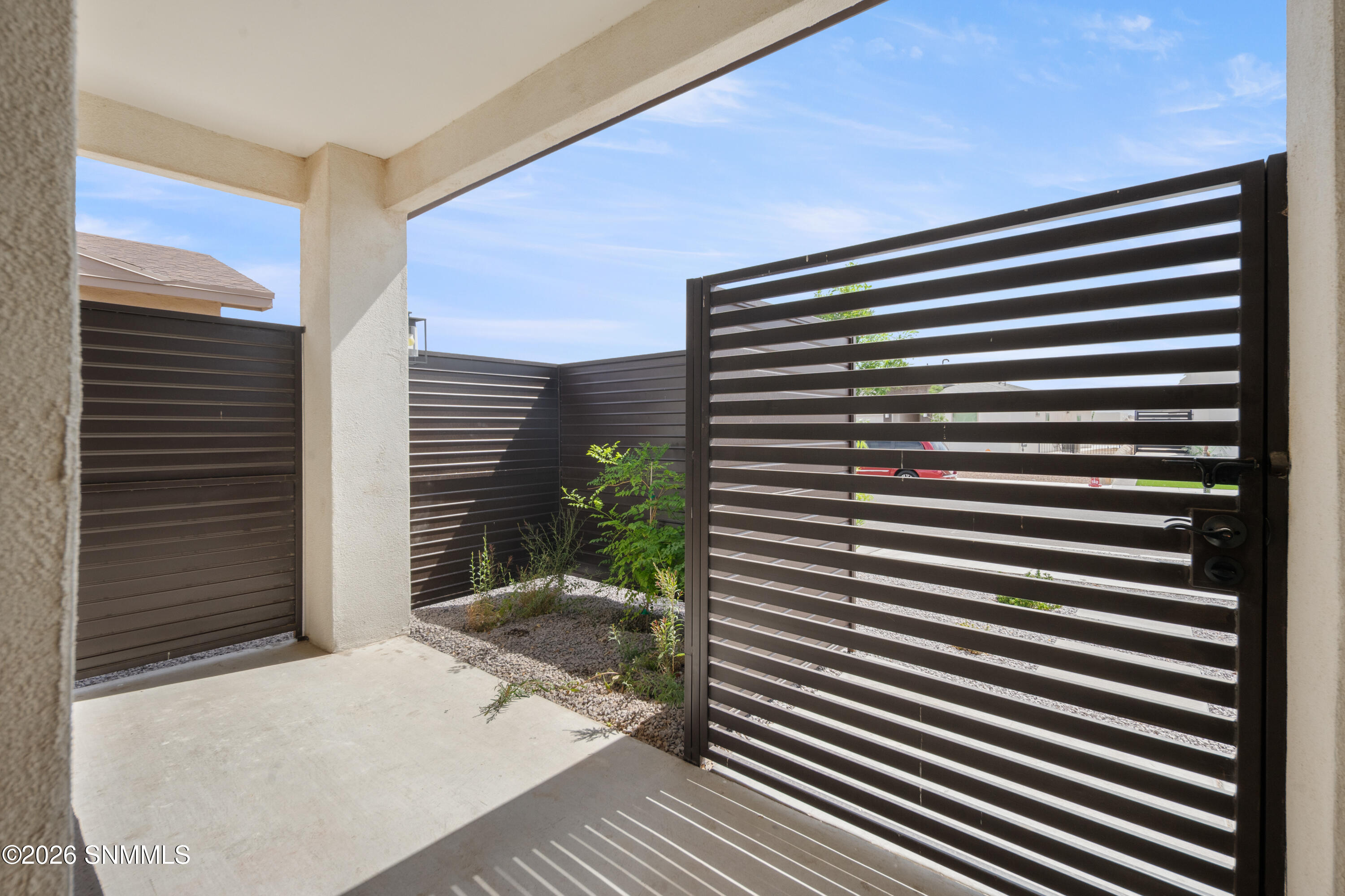 6058-Olive-Tree-MLS-Camera-Guy-32